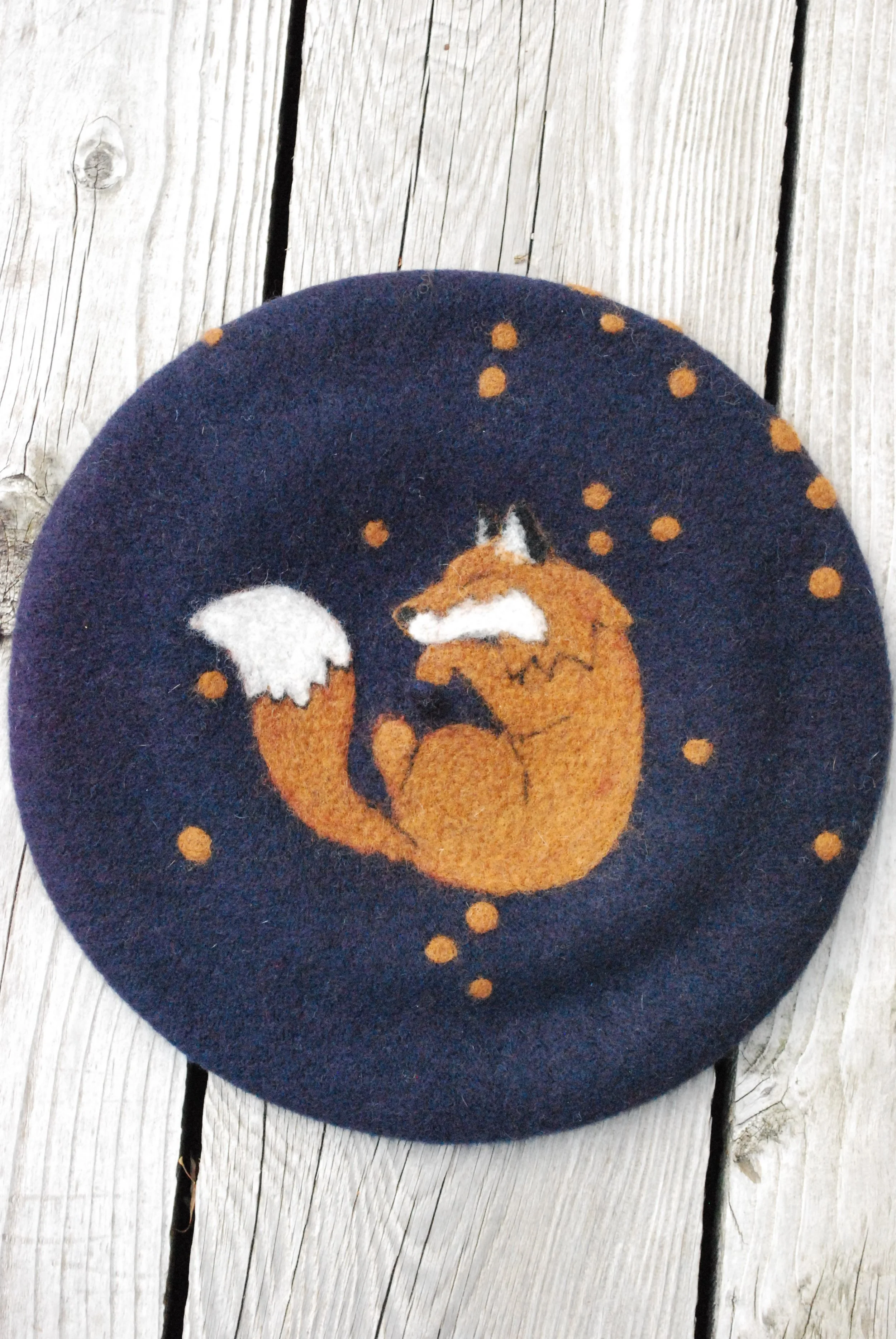 Sleeping fox beret