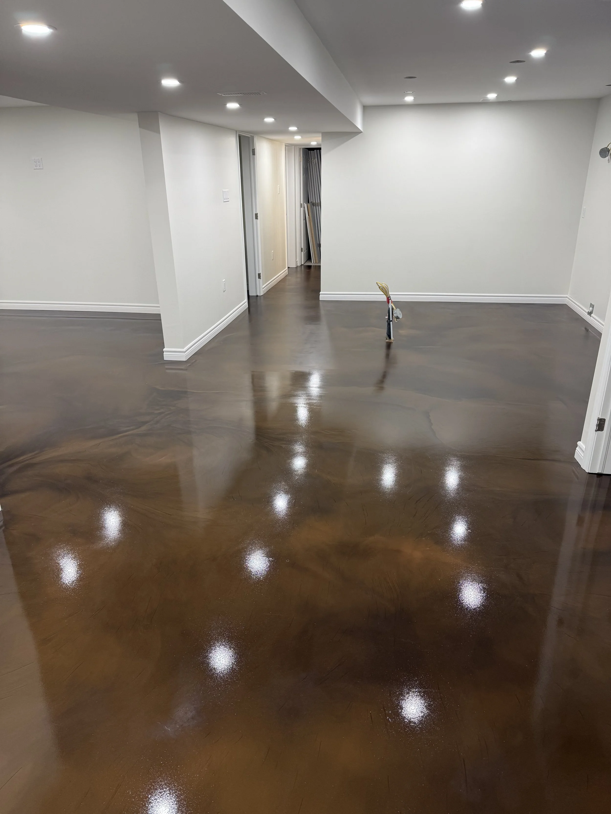 Bronze, brown epoxy metallic epoxy basement floor,