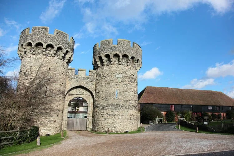 December 14, 1417 - Sir John Oldcastle Hanged for Belief in Bibles for All