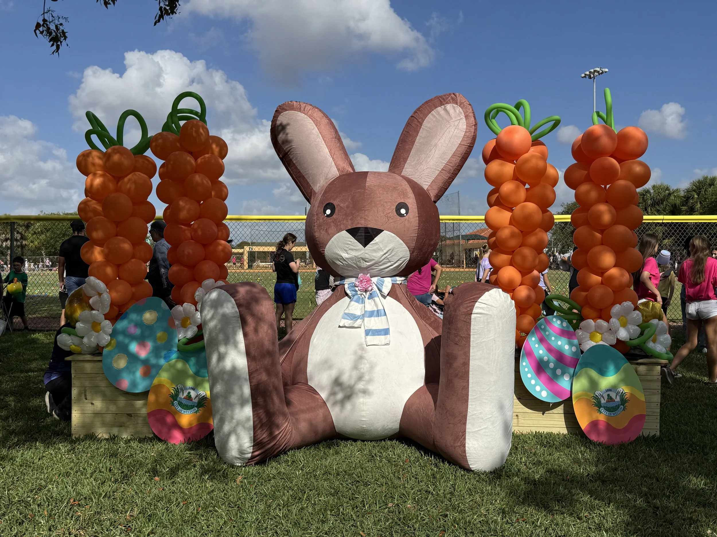 My-Fab-Events_Decorations_Giant-Inflatable-Bunny.jpeg