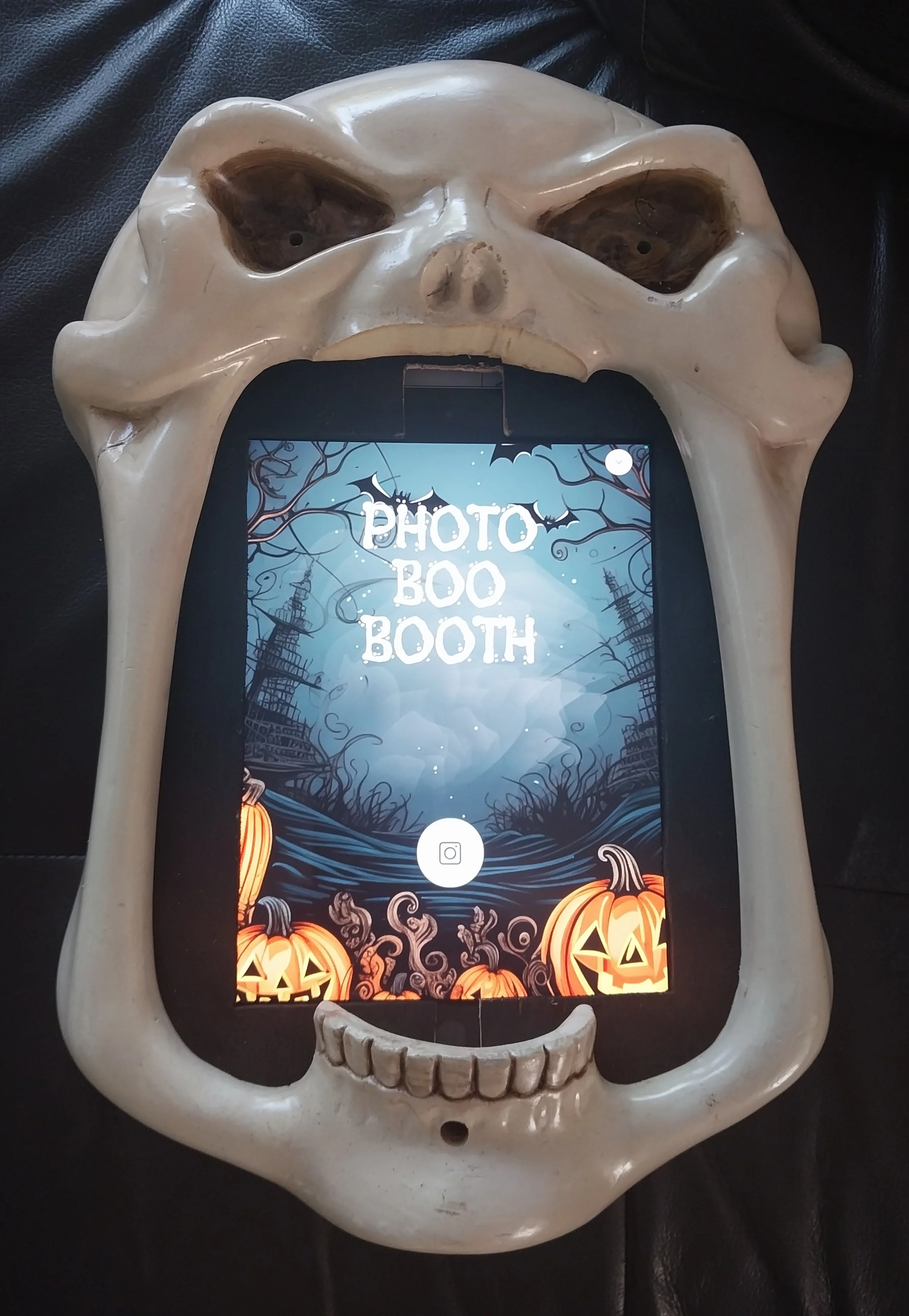 My-Fab-Events_Custom-Roaming-Photobooths_1.jpg