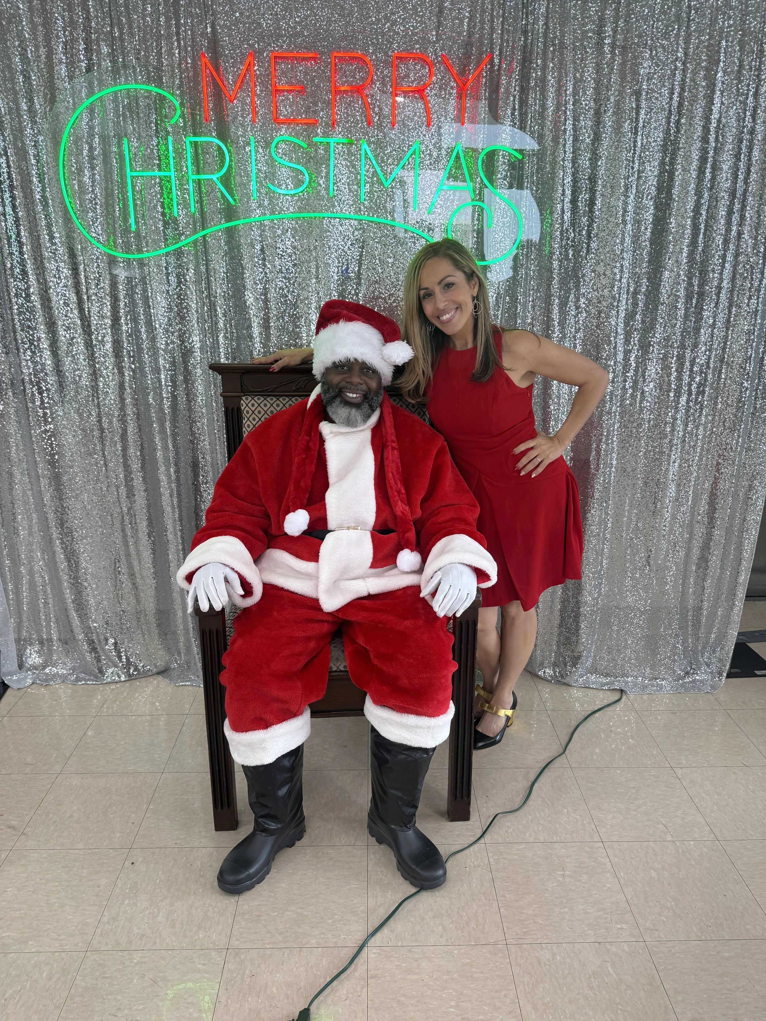 My-Fab-Events_Holiday_Christmas_Balloons_Decor_Backdrop_11.jpeg