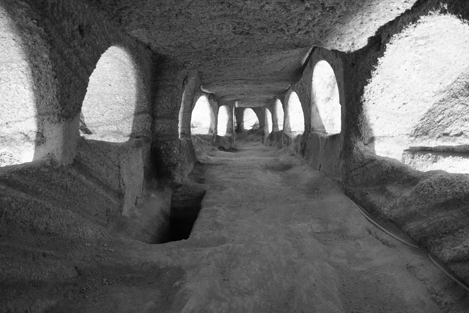 Catecombs, Milos