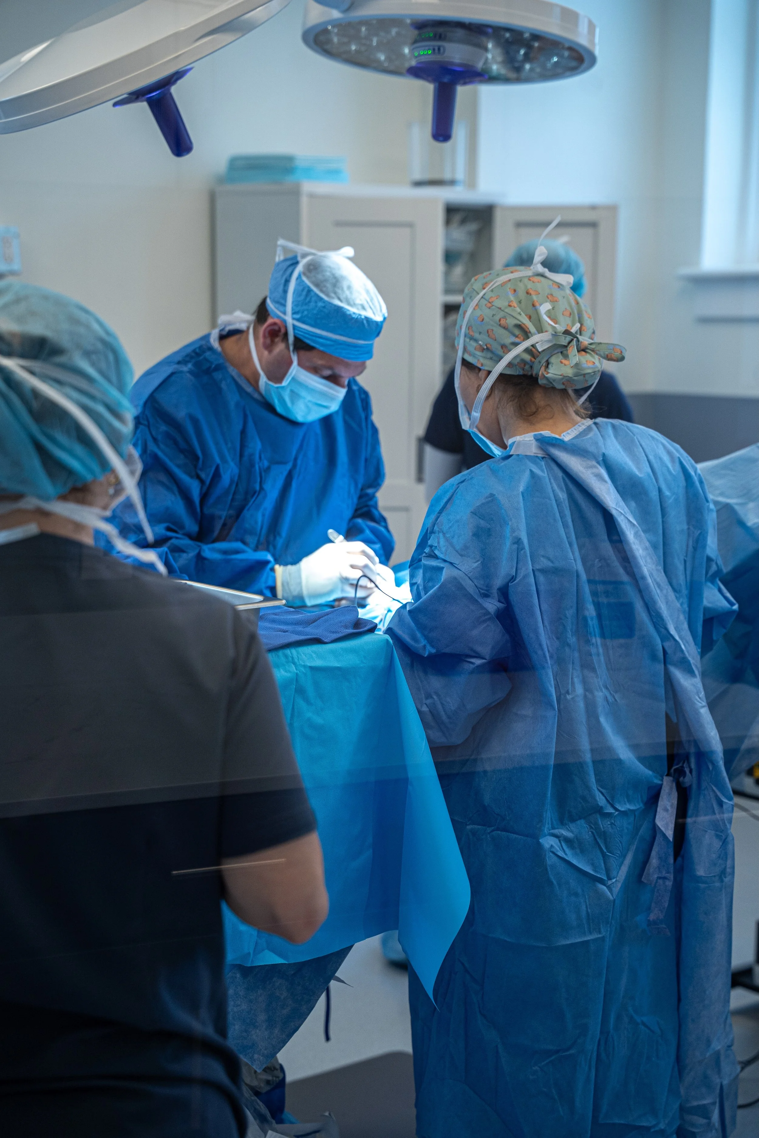 Dr. Marc Greenberg performing a surgery