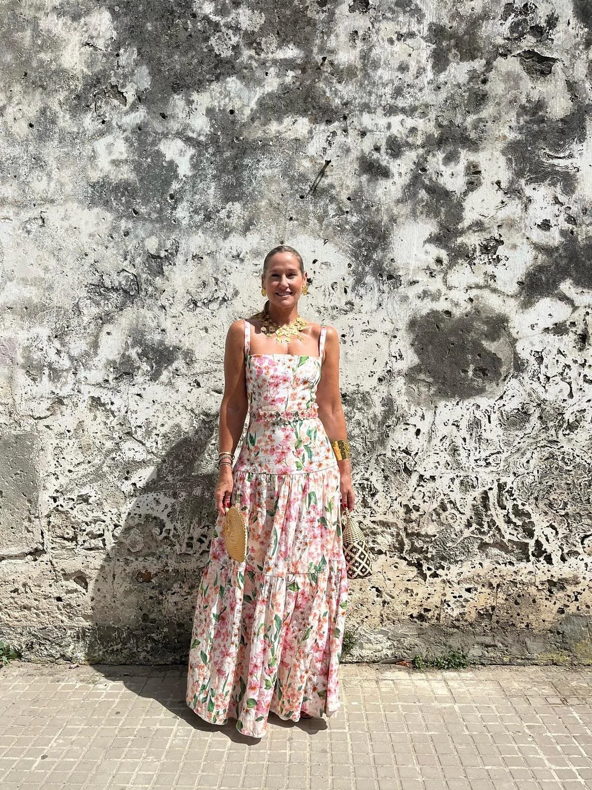 Influencer Placement 💡
@fionaferrerleoni stunned in @aguabyaguabendita at Raquel Revuelta’s daughter’s wedding — effortless grace with a touch of Latin flair. 💫🌿