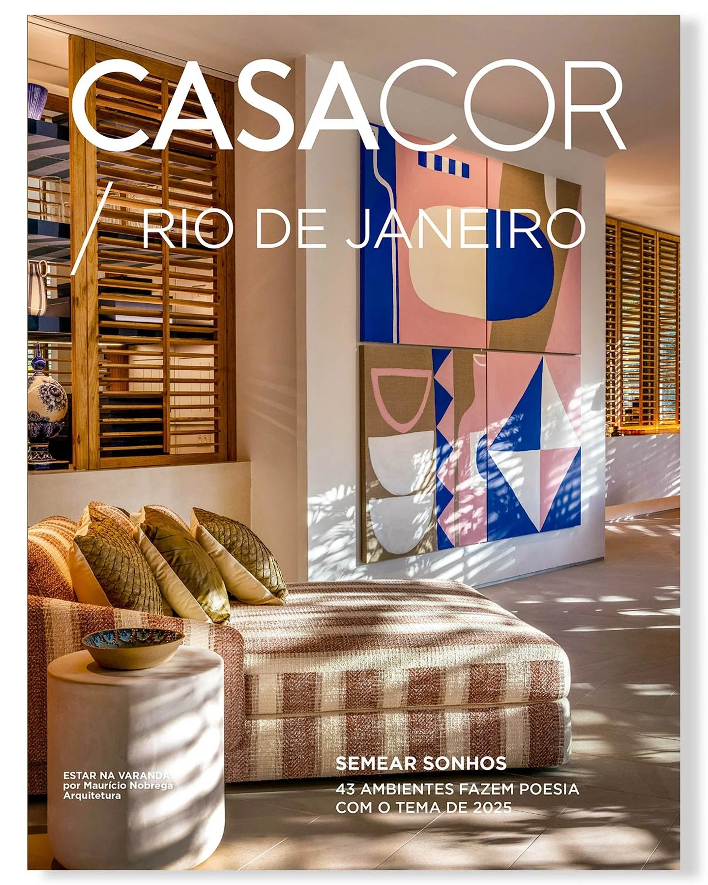 Elegantemente carioca o espa&ccedil;o do @mauricionobregaarquitetura est&aacute; lindo no @casacorrio_oficial e na capa do anu&aacute;rio 
Design da @luiza.quentel 

E mais um ano de parceria com @patquentel e @patriciaamayer - obrigado

Equipe maste