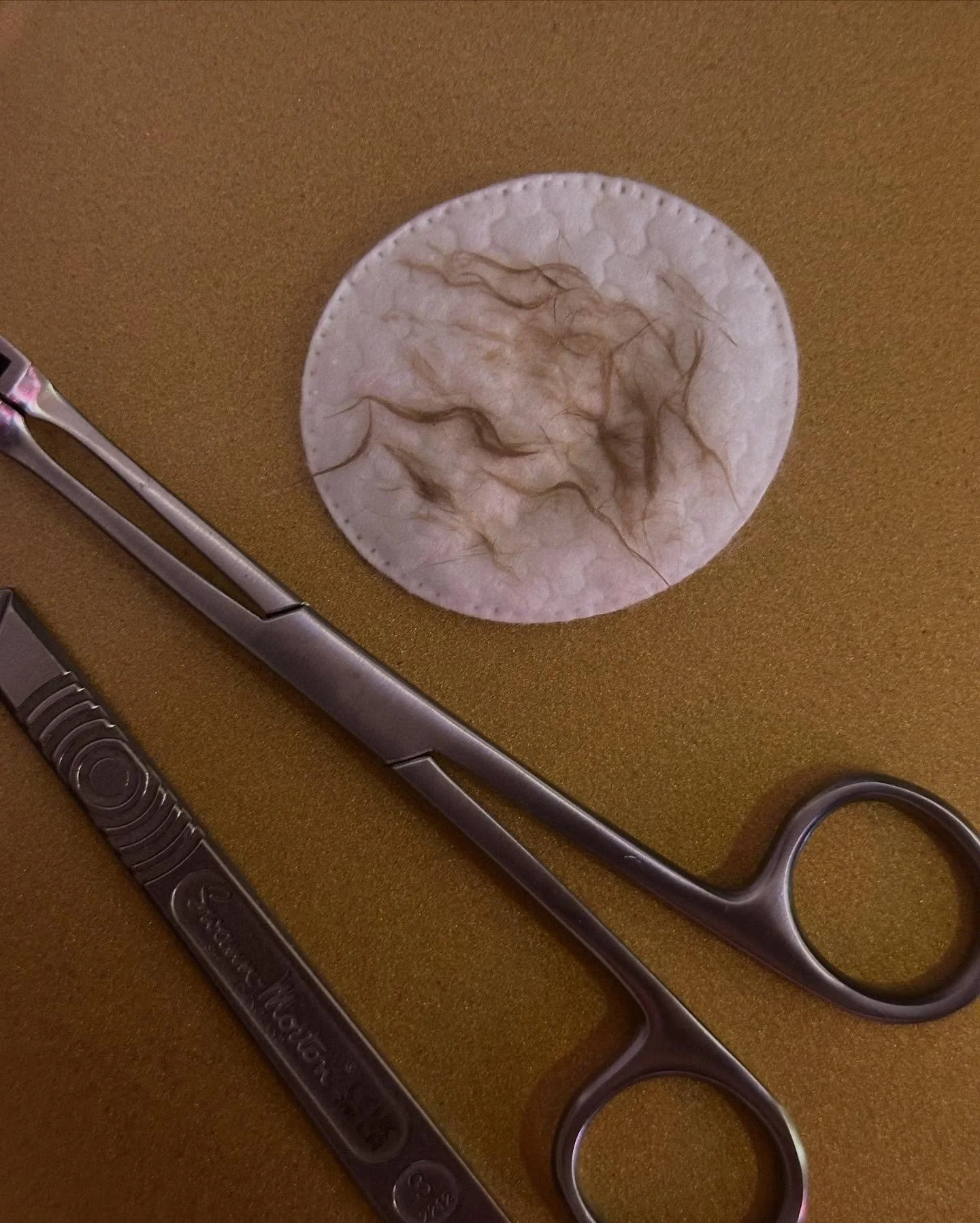 Skin feeling a little dull lately??
You might just need a good exfoliation, and dermaplaning is one of the best ways to do it 🔪🧼✨

It gently removes dead skin &amp; peach fuzz, leaving your skin buttery smooth, instantly brighter, and ready to actu