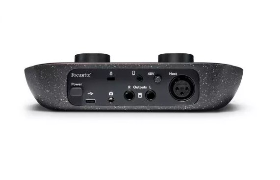 Focusrite Podcasting Interface (Vocaster One).png