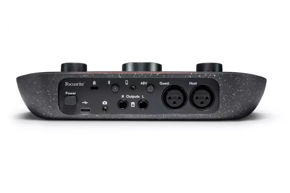 Focusrite Vocaster two.png