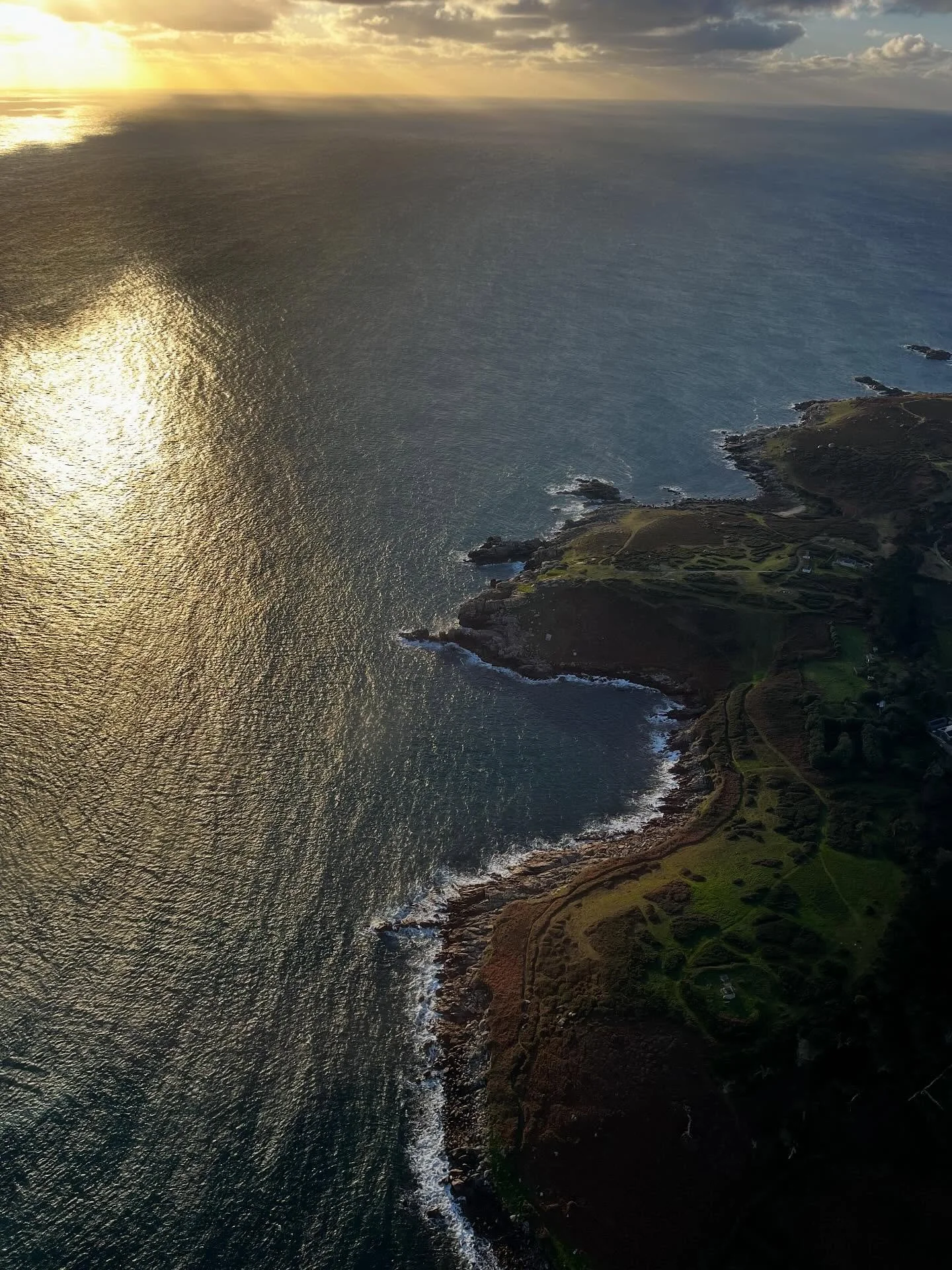There&rsquo;s always a different perspective. #islesofscilly #islesofscillytravel #coastline