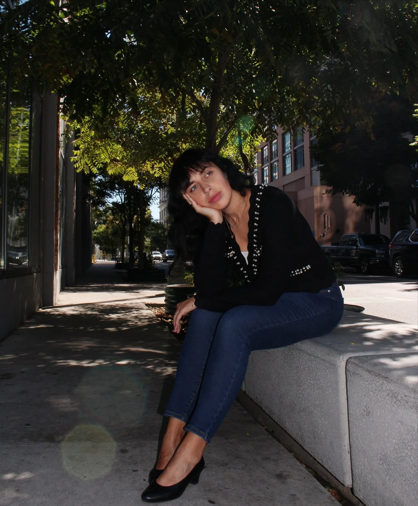 romanticizing fall one cardigan at a time 🤍🍂
Daria in the Amberlyn Cardigan | Available online now

#falloutfit #cardigan #ootd #ootdfashion #styleinspo