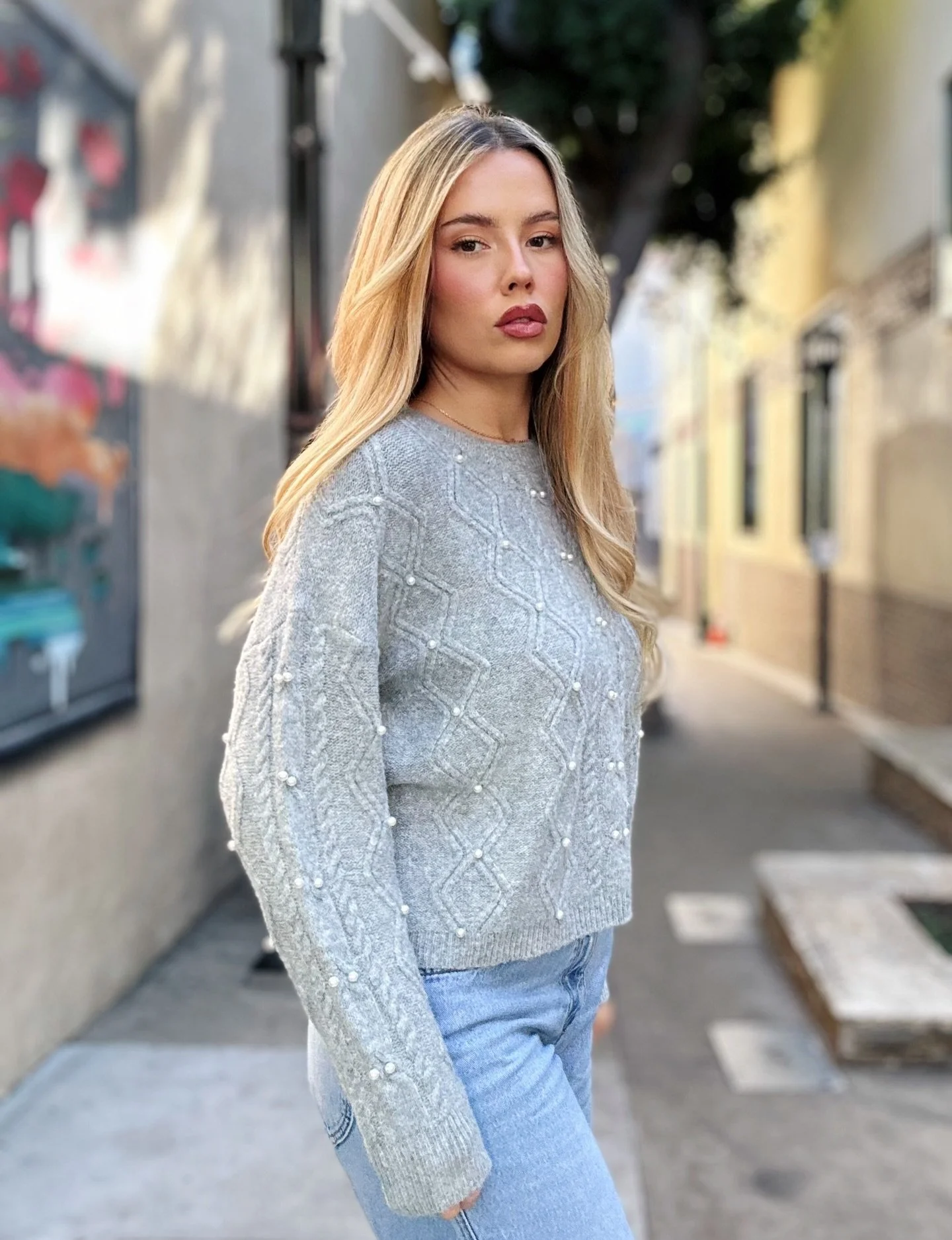 Looking for an easy holiday gift? 🎁
Meet the Autumn Pearlweave Sweater &mdash; timeless, cozy, and now included in our Holiday Sale.
Don&rsquo;t wait&hellip; these won&rsquo;t last long.

.
.
.
#HolidayGifts #SweaterSale #WinterWardrobe #CozyEssenti