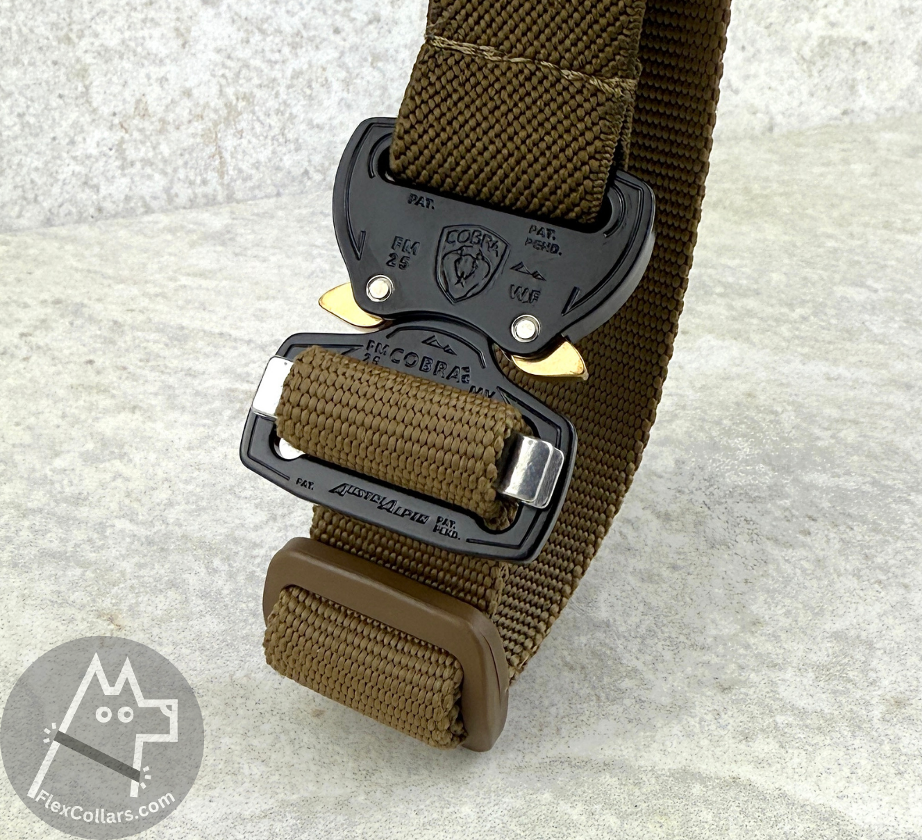 Super Heavy Bungee E-collar Strap for Dogtra 1200, ARC, ARC X. Military-grade materials, AustriAlpin Quick Release Cobra Buckle. Elastic element for comfort. Colour Coyote Brown