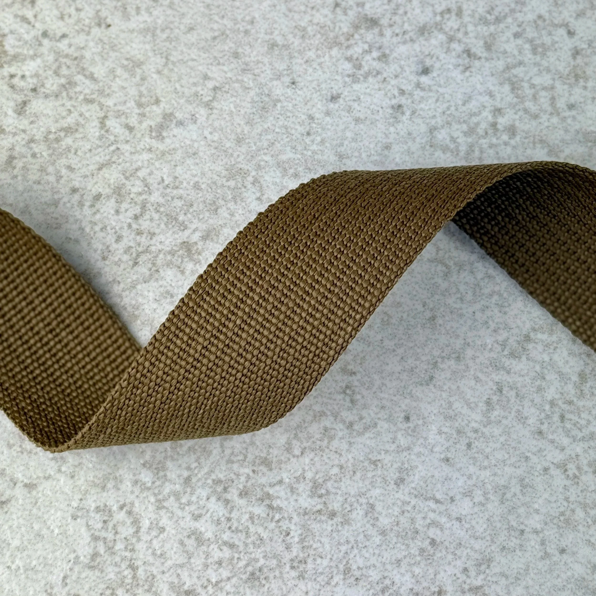 Tactical Bungee Collar E-collar Straps. Military-grade materials, AustriAlpin Quick Release Cobra Buckle. Elastic element for comfort. Colour Coyote Brown