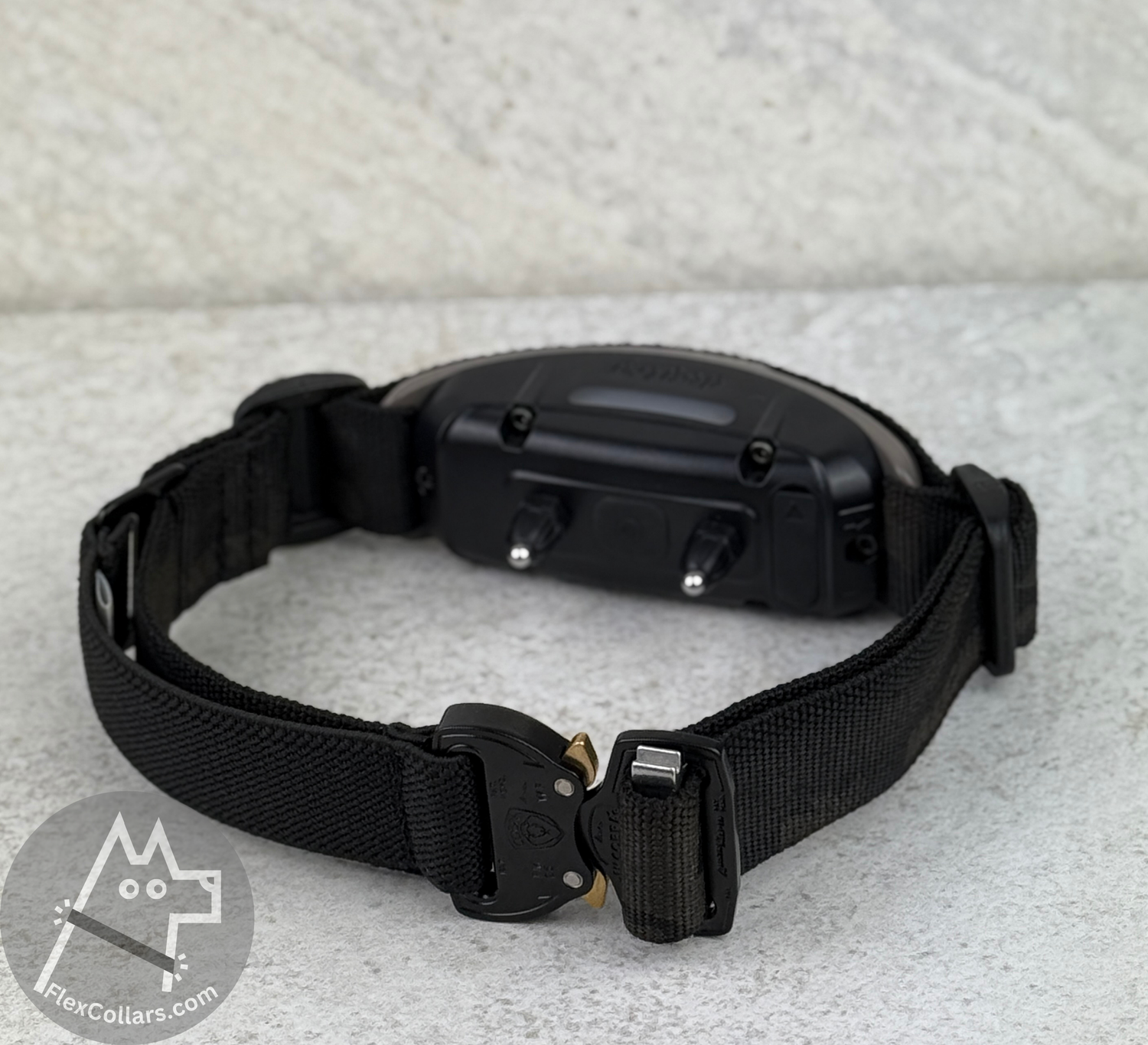 Tactical bungee e-collar strap for dogs, designed to fit most e 