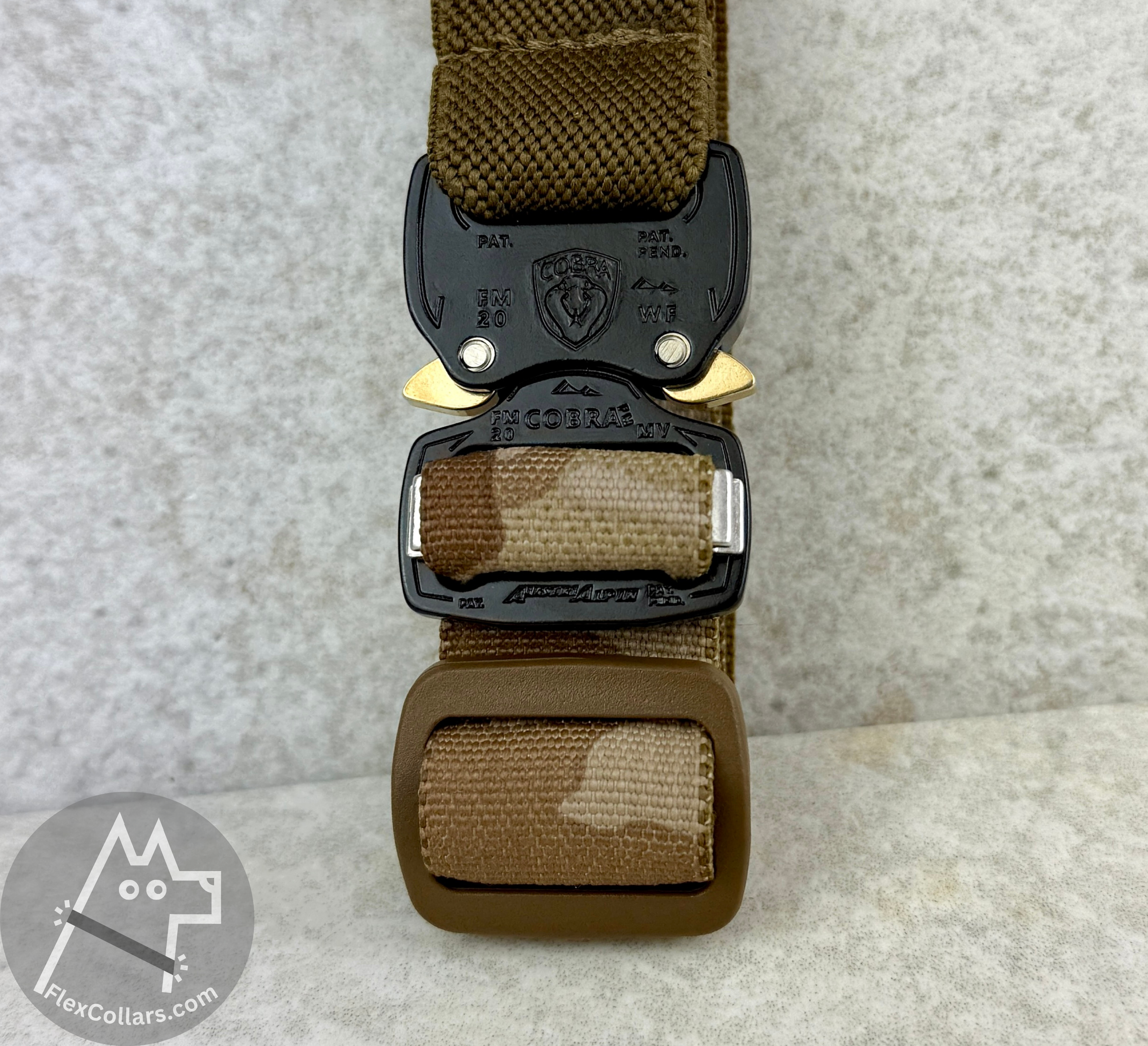 Tactical Bungee E-collar Straps. Military-grade materials, AustriAlpin Quick Release Cobra Buckle. Elastic element for comfort. Colour Arid Dune