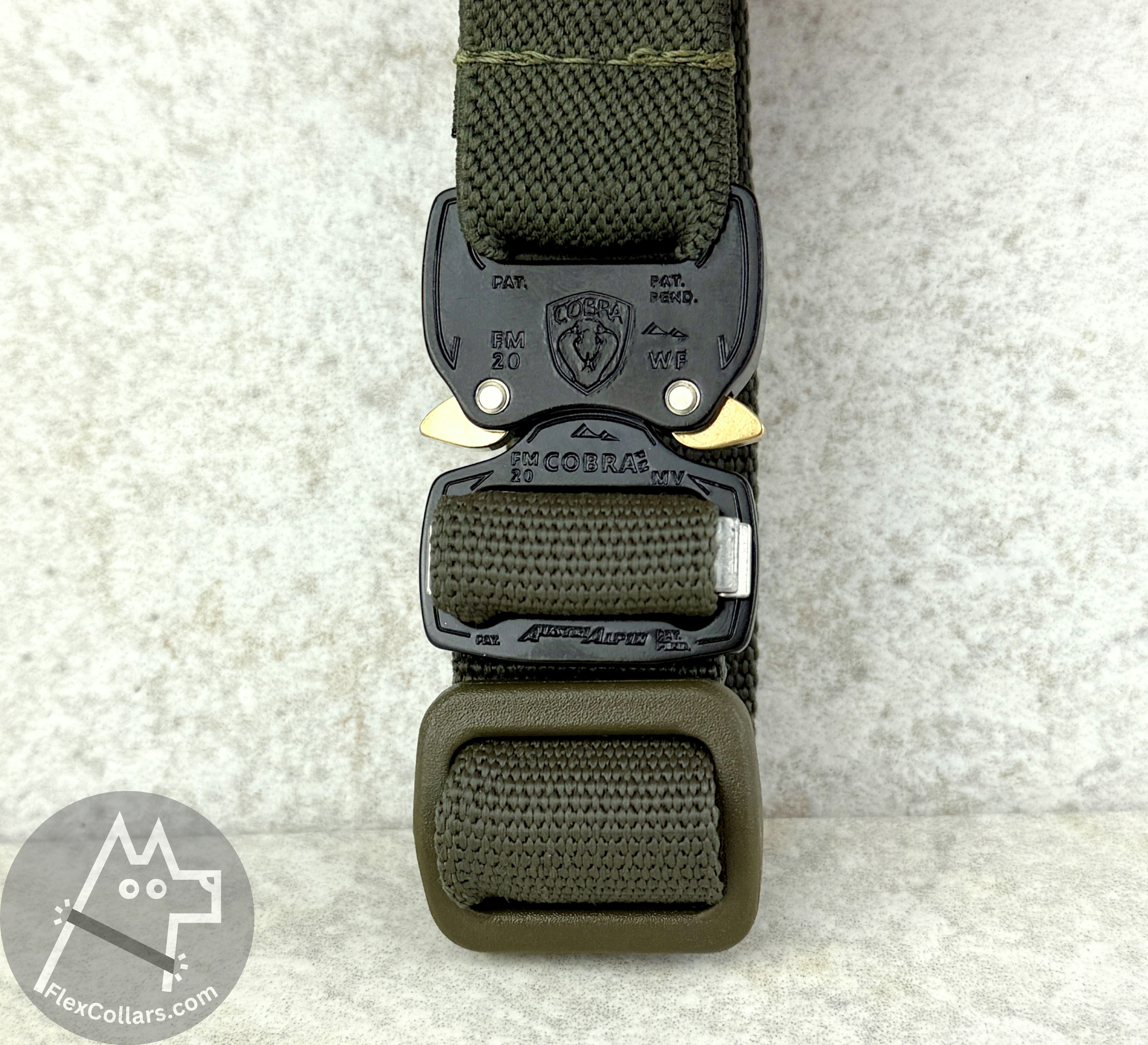 Bungee E-collar Replacement Strap suitable for Dogtra, Garmin, SportDog, Educator. Military-grade materials, AustriAlpin Quick Release Cobra Buckle. Elastic element for comfort. Colour Ranger Green