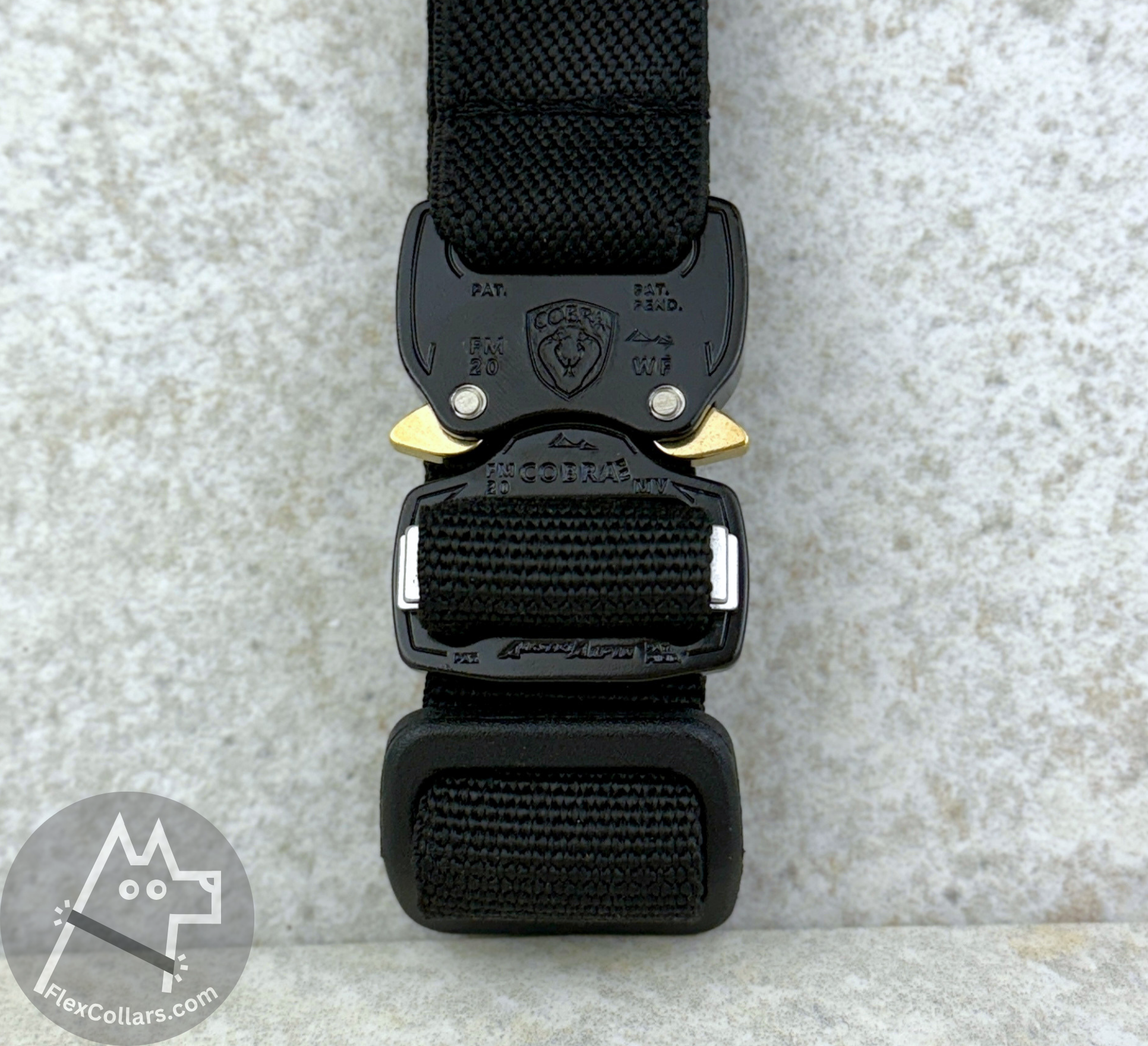 Tactical Bungee E-collar Straps. Military-grade materials, AustriAlpin Quick Release Cobra Buckle. Elastic element for comfort. Colour Black