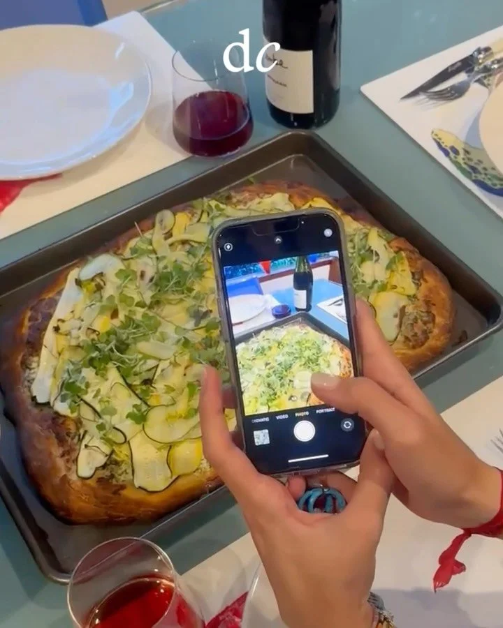 summer sheet pan pizza - ricotta, pecorino, &amp; spinach topped with zuchinni and summer squash &amp; microgreens
.
recipe now live on my *new* website 😌 link in bio