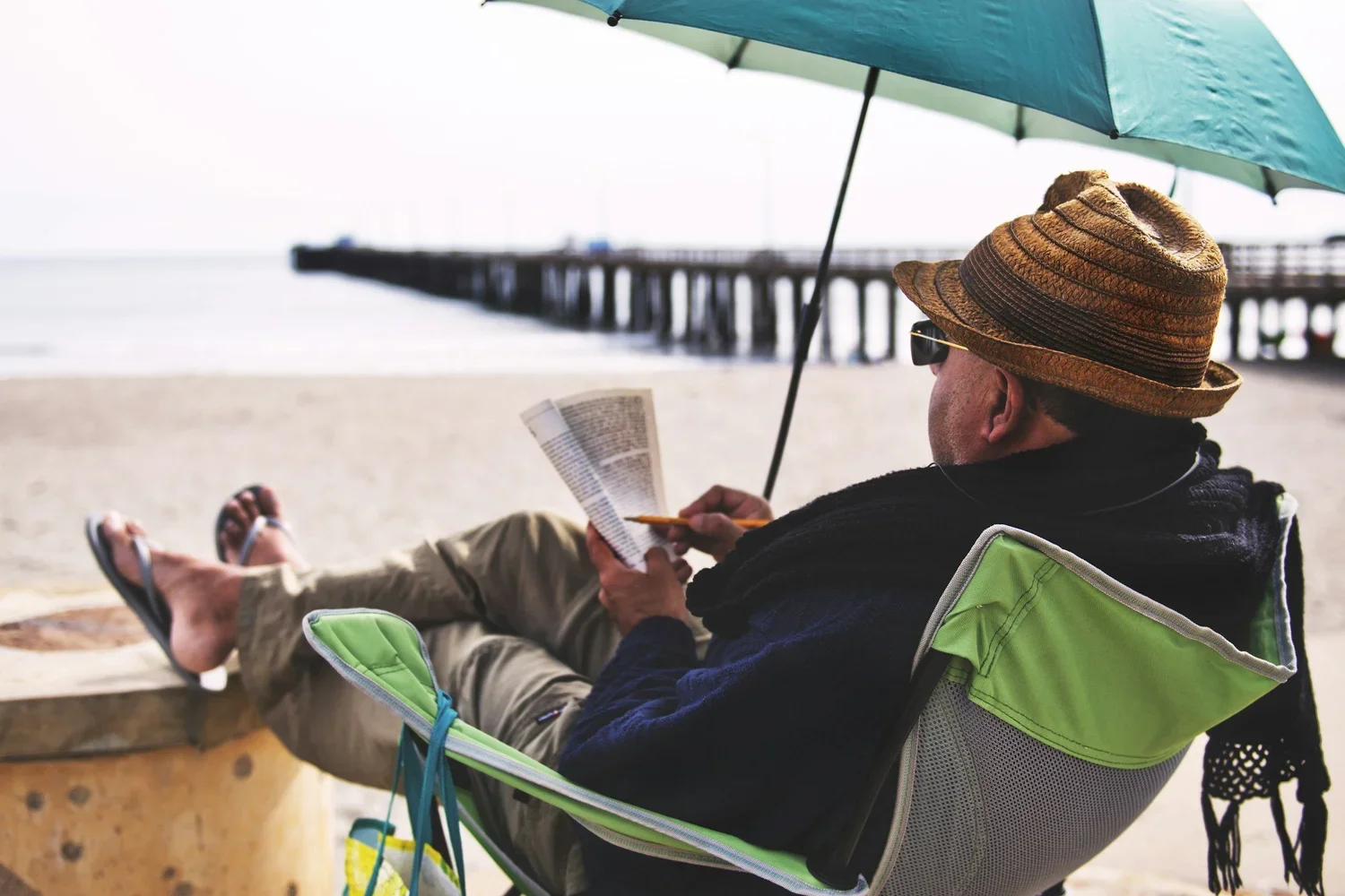 Going on Vacation? Smart Ways to Keep Your Hearing Aids Dry While You Travel