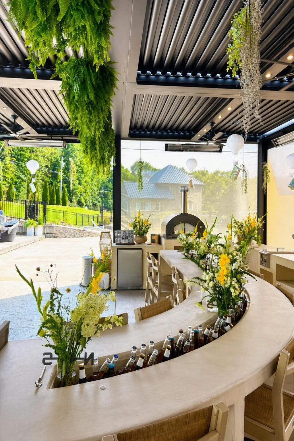 outdoor living bar. pittsburgh PA outdoor project outdoor contractor