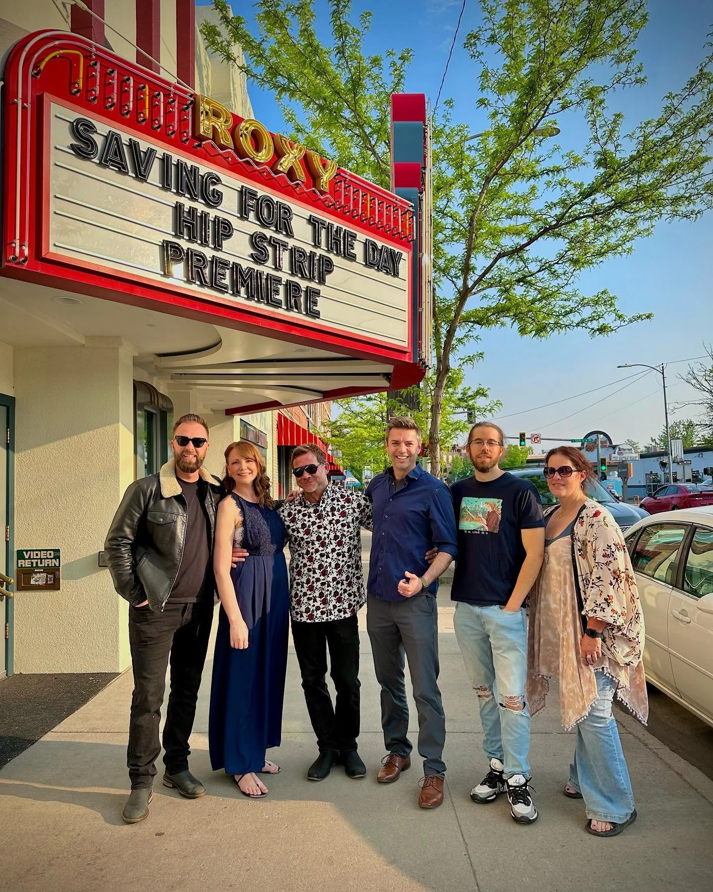 We had a great first night in a week of showings! Thanks to @draughtworks for sponsoring and the @theroxy406 for hosting. 

There are screenings everyday through the 25th, get your tickets now!

 #savingfortheday #missoulamovie #theroxy #draughtworks