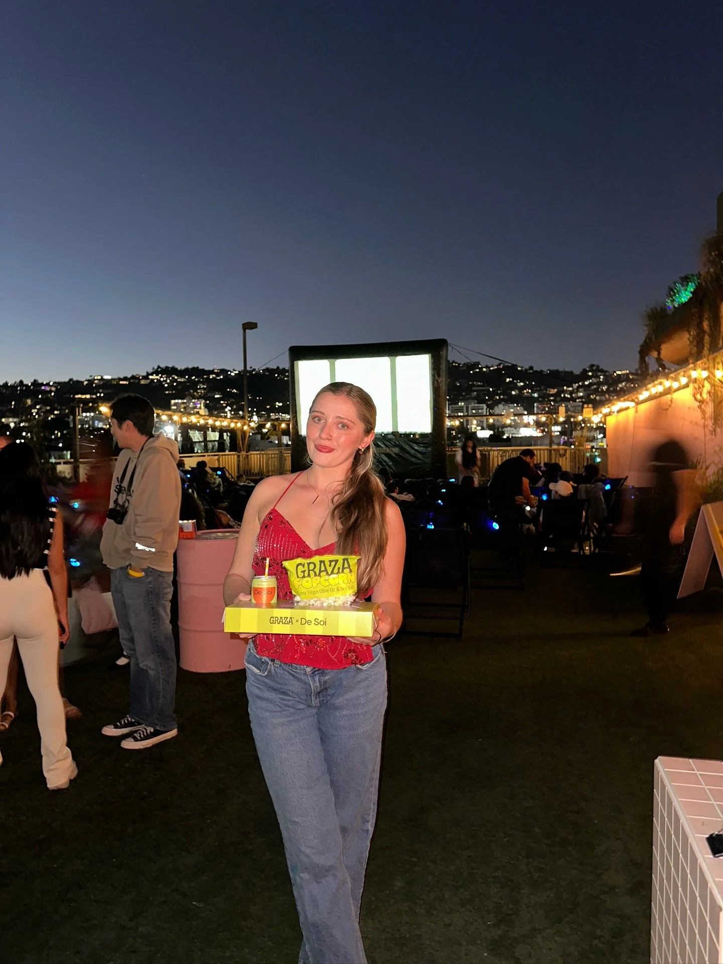 Movie night w/ @getgraza &amp; @drinkdesoi 🧃🍿🎥

#movienight #melrose #graza #desoi #event