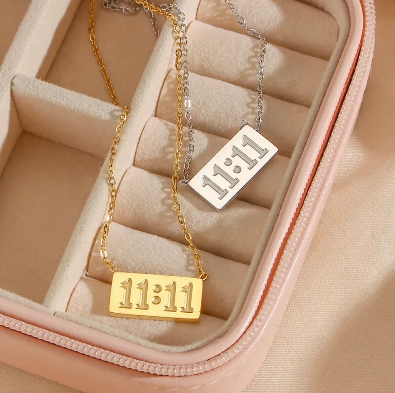 11:11 The Universe is listening ✨ 
Pide tu deseo y ll&eacute;valo contigo 
Jewelry with a soul ✨🧿

#11:11Magic #MakeAWish #JewelryWithMeaning #AmikhaStyle #ManifestAndShine #AccesoriosConAlma #AmikhaVibes #ShineWithIntention #LlevaTuEnerg&iacute;a #