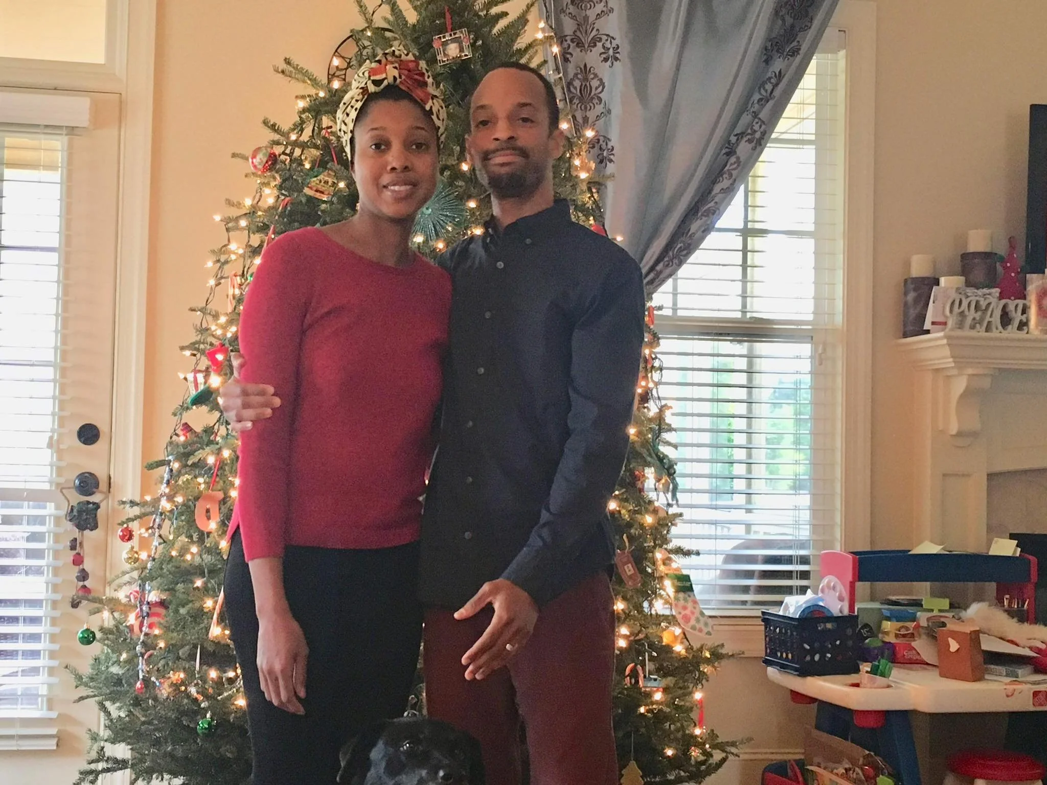 Name a fond Christmas memory that lives in your heart &hearts;️ forever! 

We don&rsquo;t celebrate Christmas anymore but I have lots of cherished family memories! Mine in the comments. 

👇🏾pic: Christmas with my sister KH Everett circa 2016