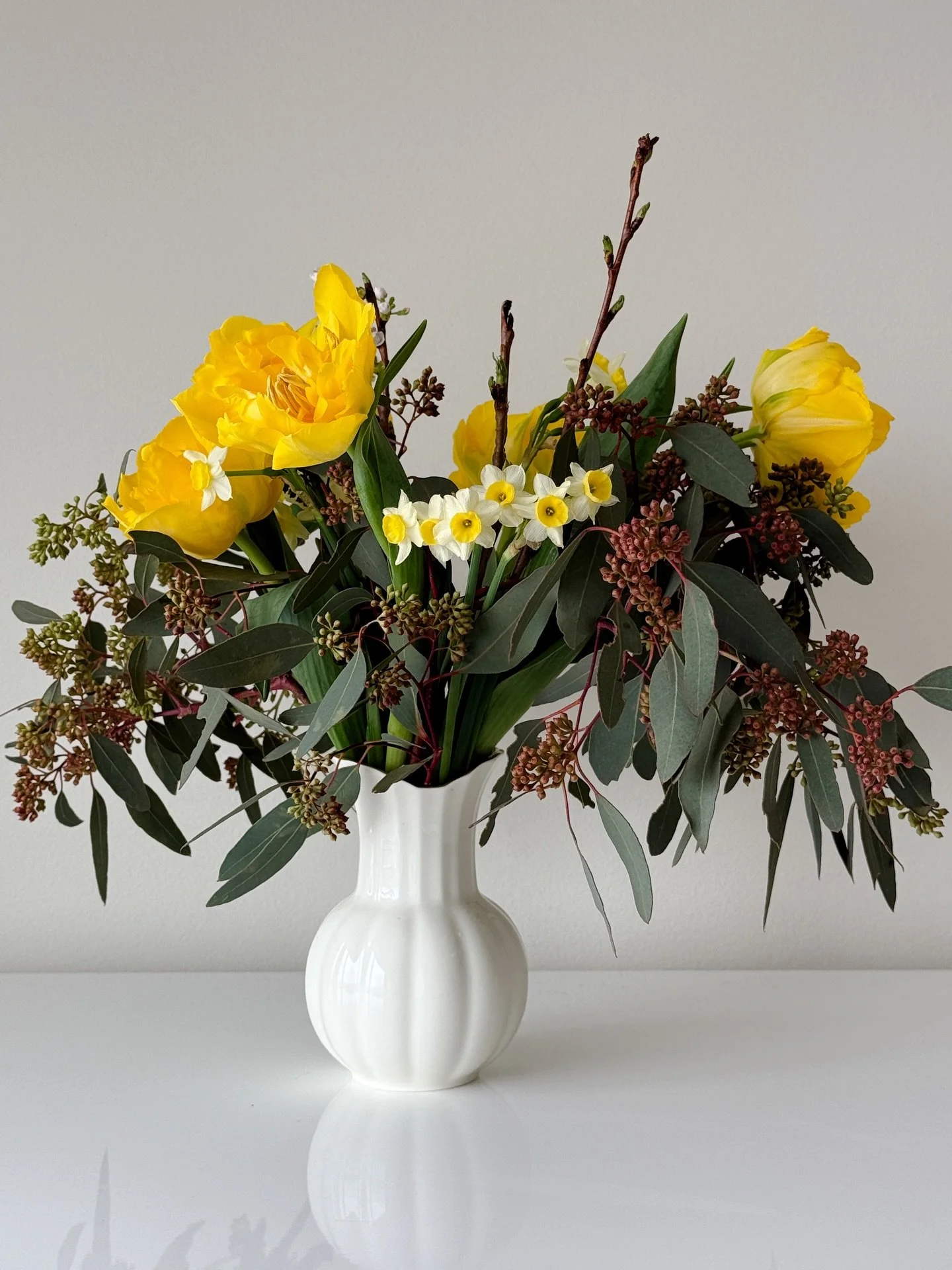 Longer days means more sunlight for admiring your flowers. Give yourself a little treat and #getflowers