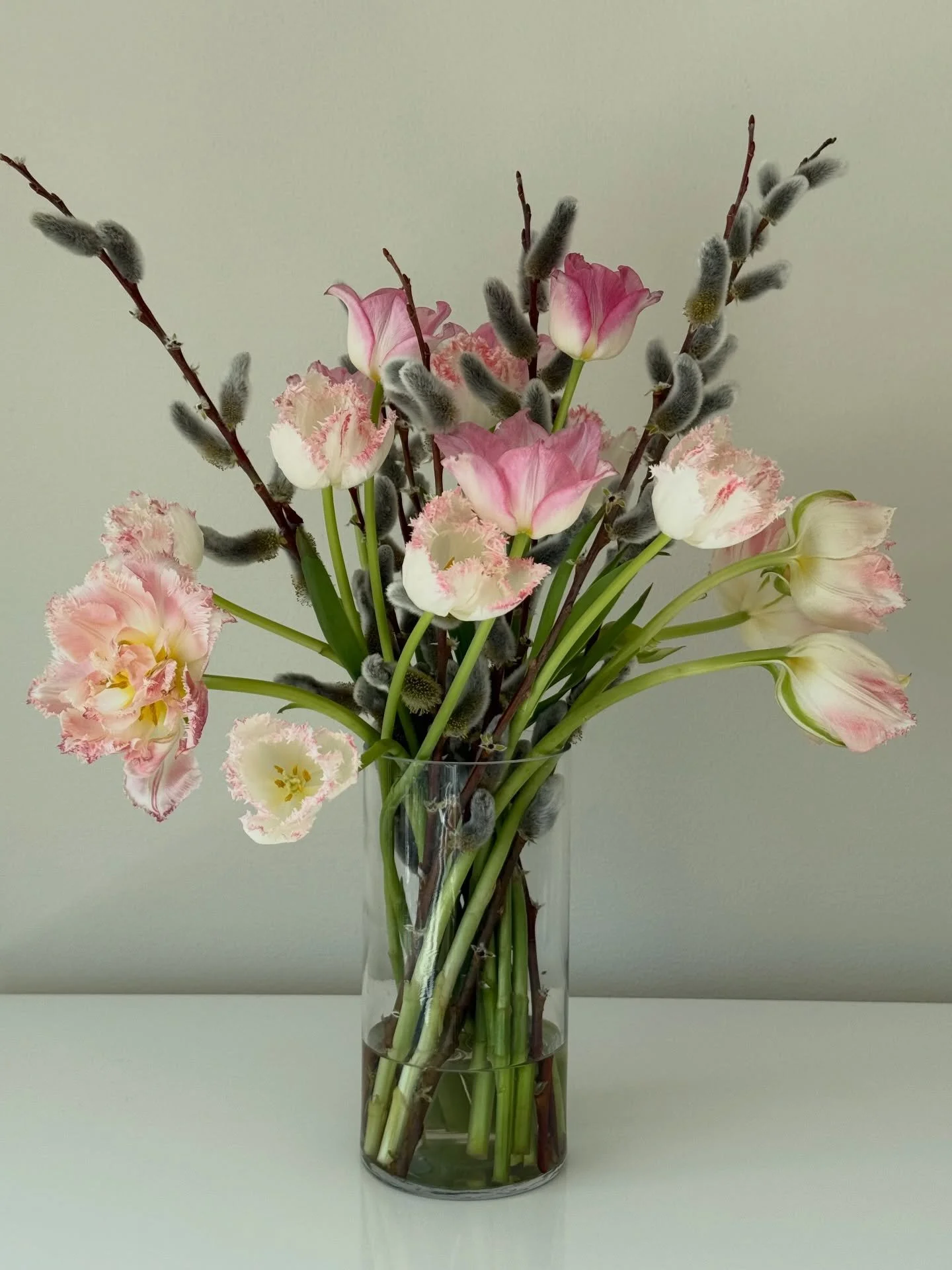 Fall in love with spring flowers🌸
#giveyourselfflowers as an act of self-care