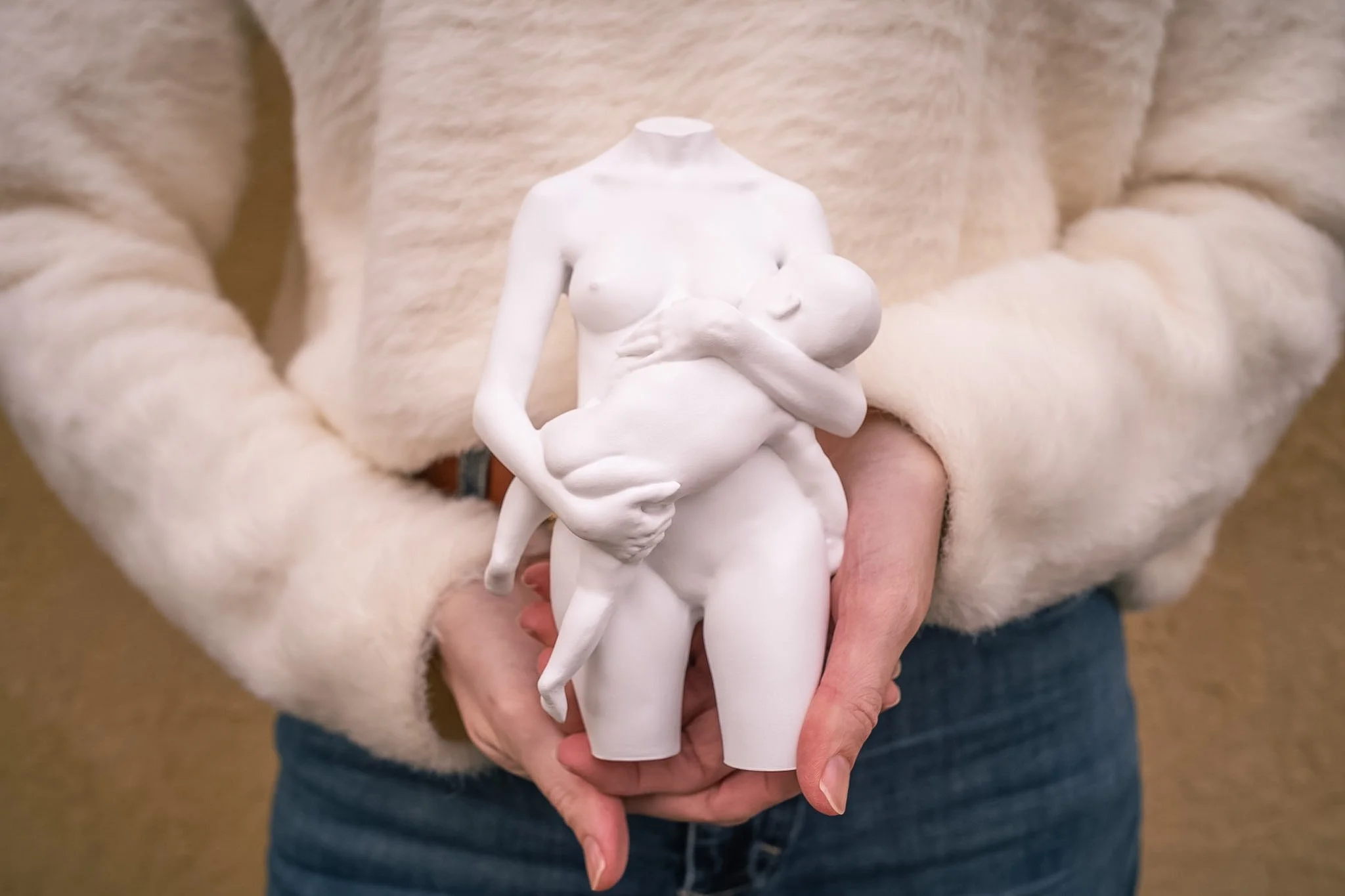 Breastfeeding-sculpture-white-melbourne-bespoke
