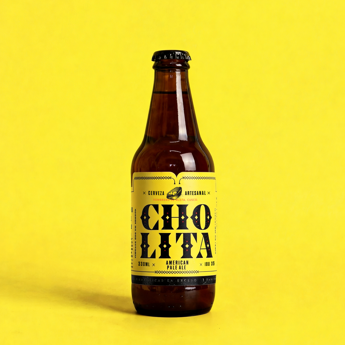 Frascos de vidrio de salsa barbacoa con una estética sencilla