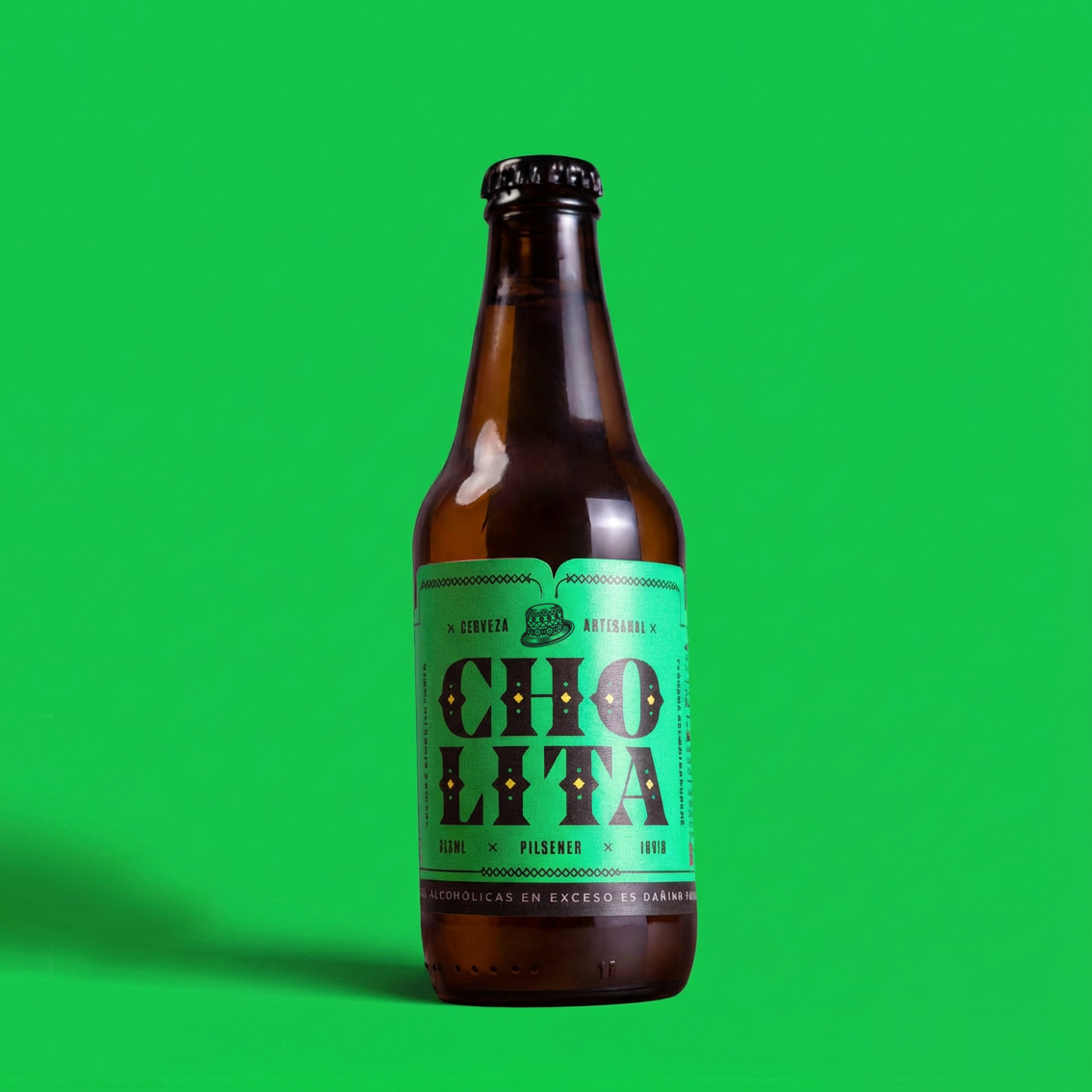 Frascos de vidrio de salsa barbacoa con una estética sencilla