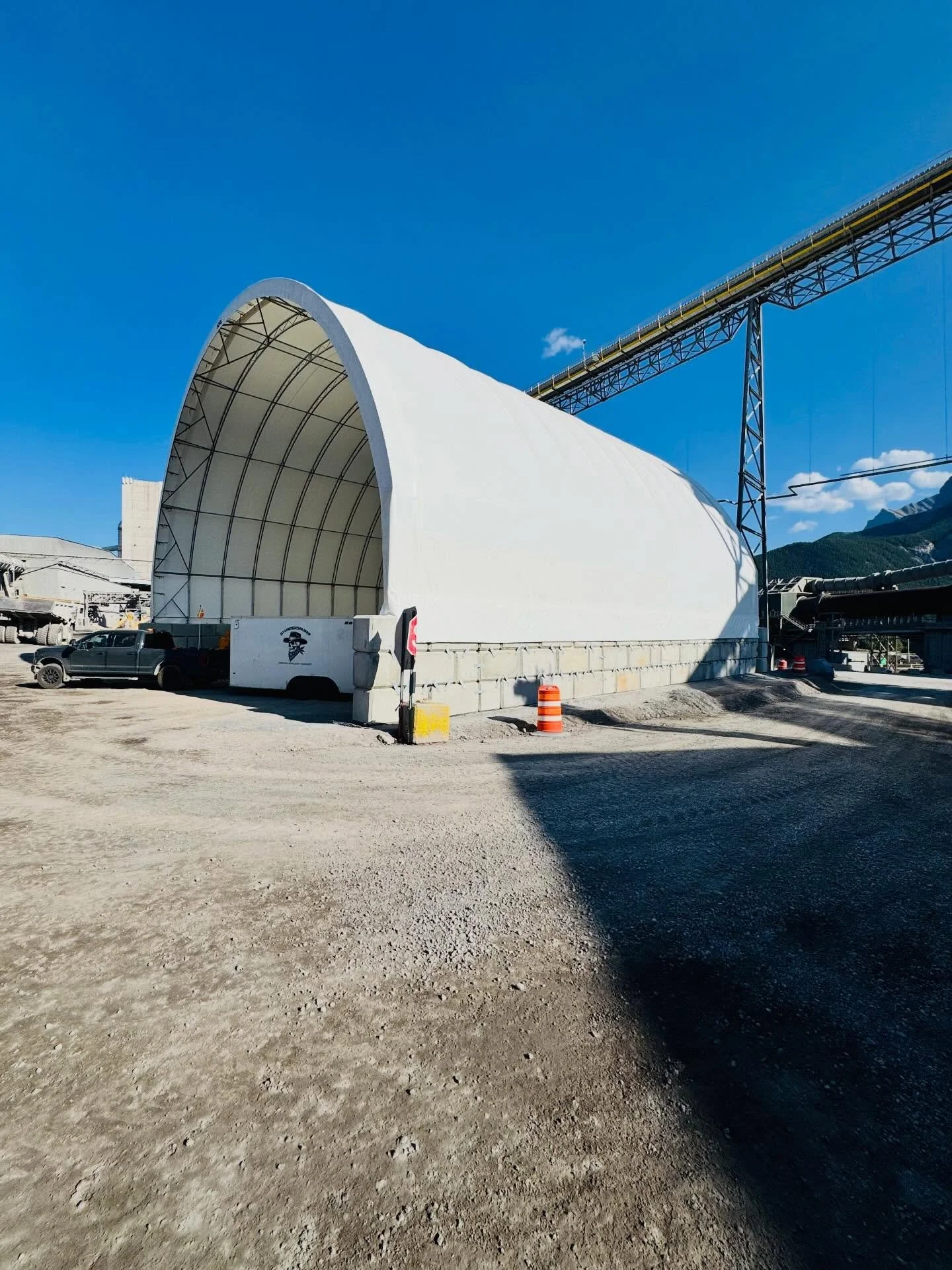 Another 80&rsquo; x 100&rsquo; storage structure installed in Exshaw, AB from this summer. 
Open end wall for easy bulk material access and efficient workflow.
Engineered for real-world use, not just for looks.
