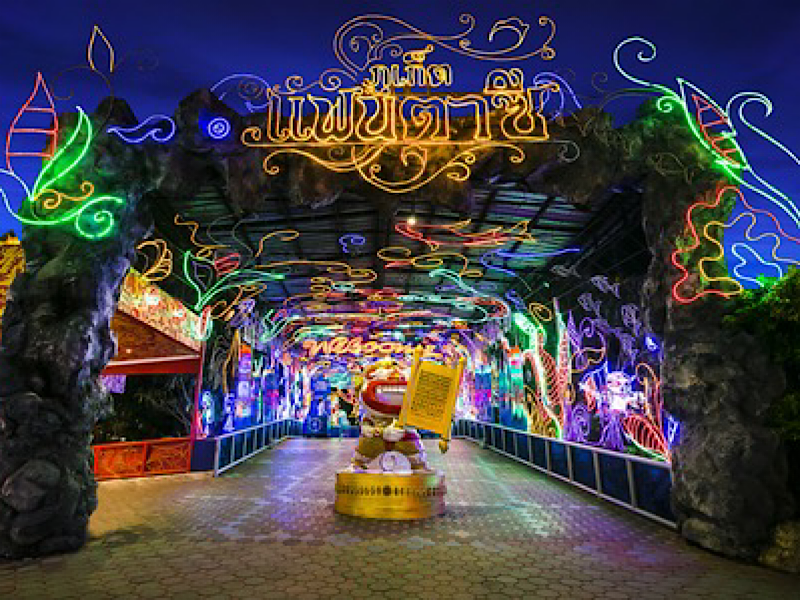 Phuket FantaSea Show Ticket & Round-Trip Transfer