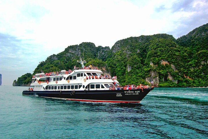 Phi Phi Cruiser ferry.PNG