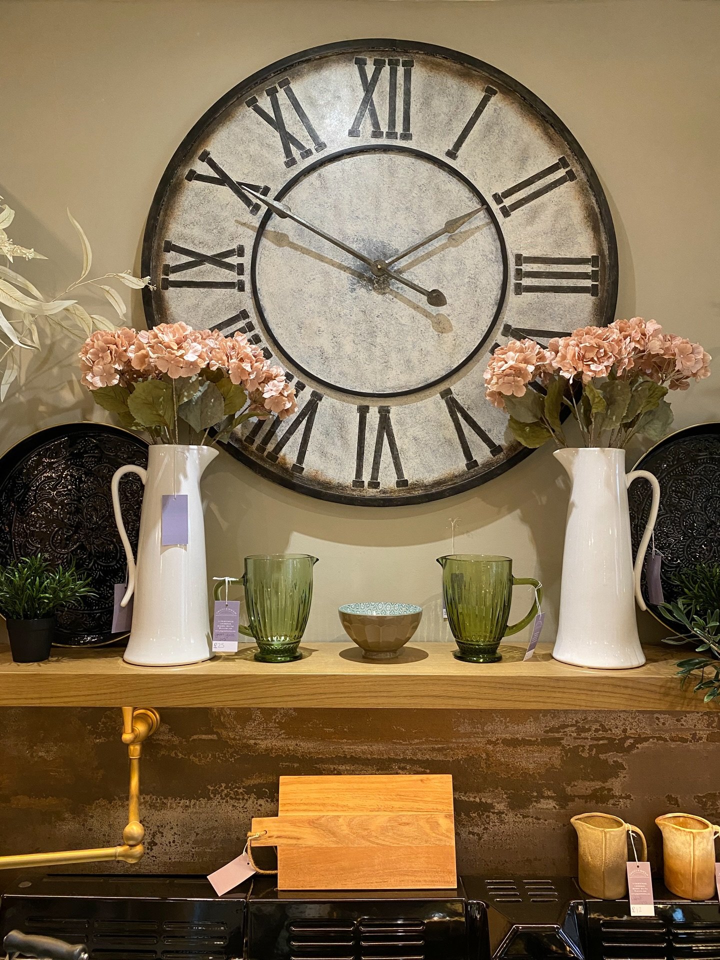 From bedside flowers to kitchen tables, open shelves to quiet corners - a jug can move easily from one space to another, always finding a place. 

Pieces that move through the day with you are practical, unfussy and always useful. 🤍

A collection bu