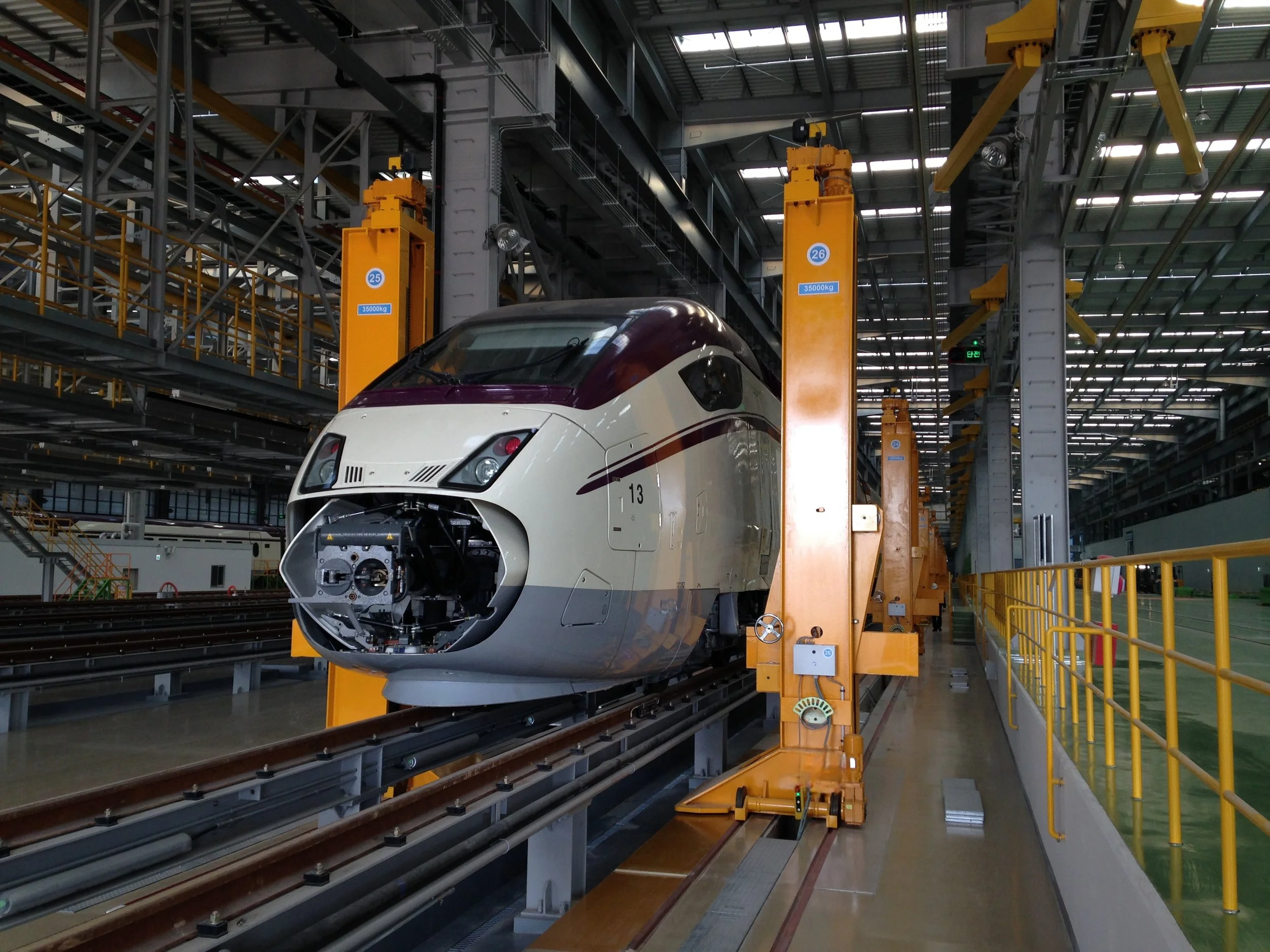 열차 리프팅 장비 (Train Lifting System)