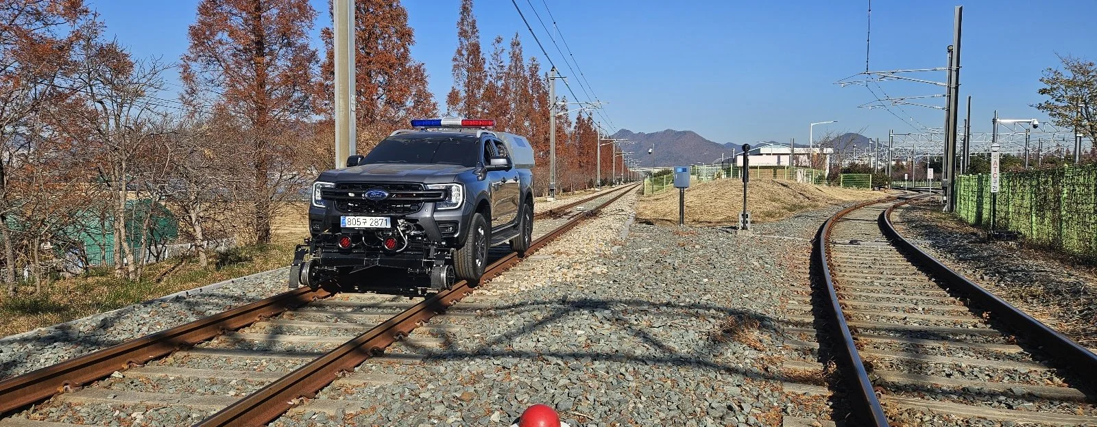 ■ 선로검측차량 (Hi - Rail)