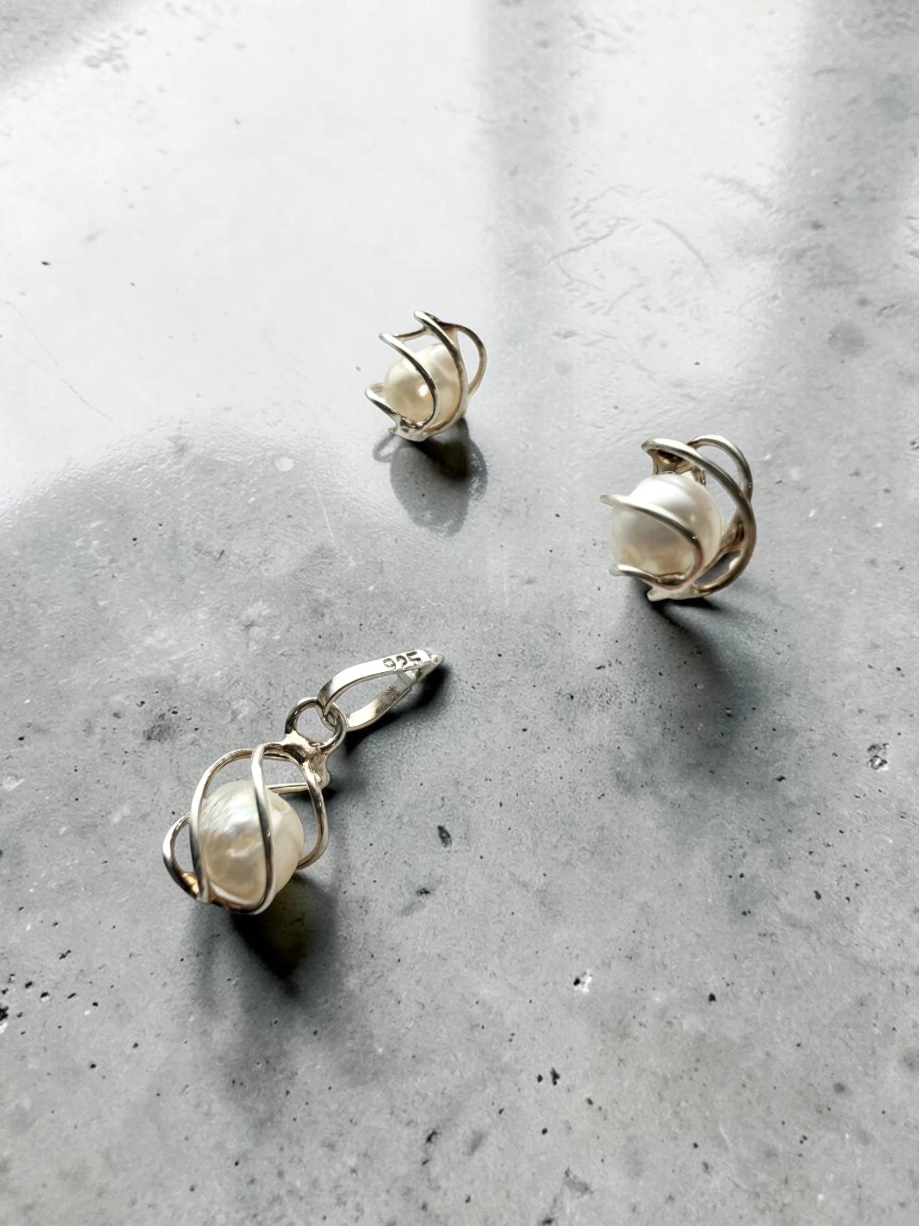 Conjunto aretes y dije de perla