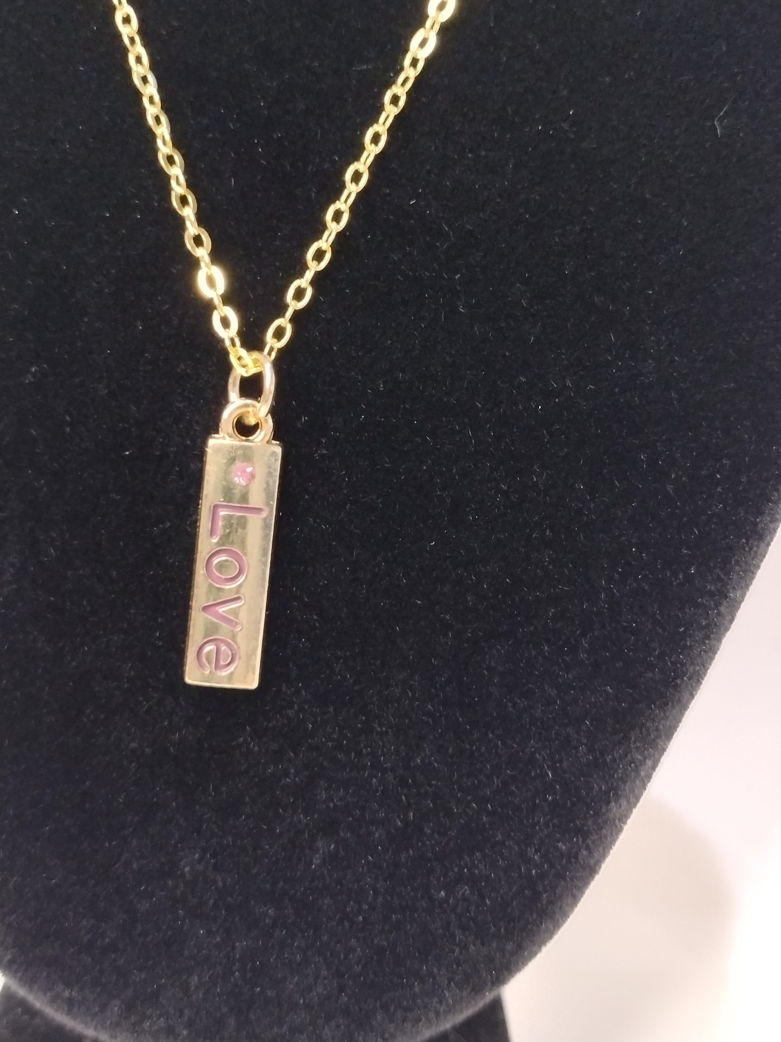 Love Bar Jewlery (21' Gold Chain + Lilac Lettering)