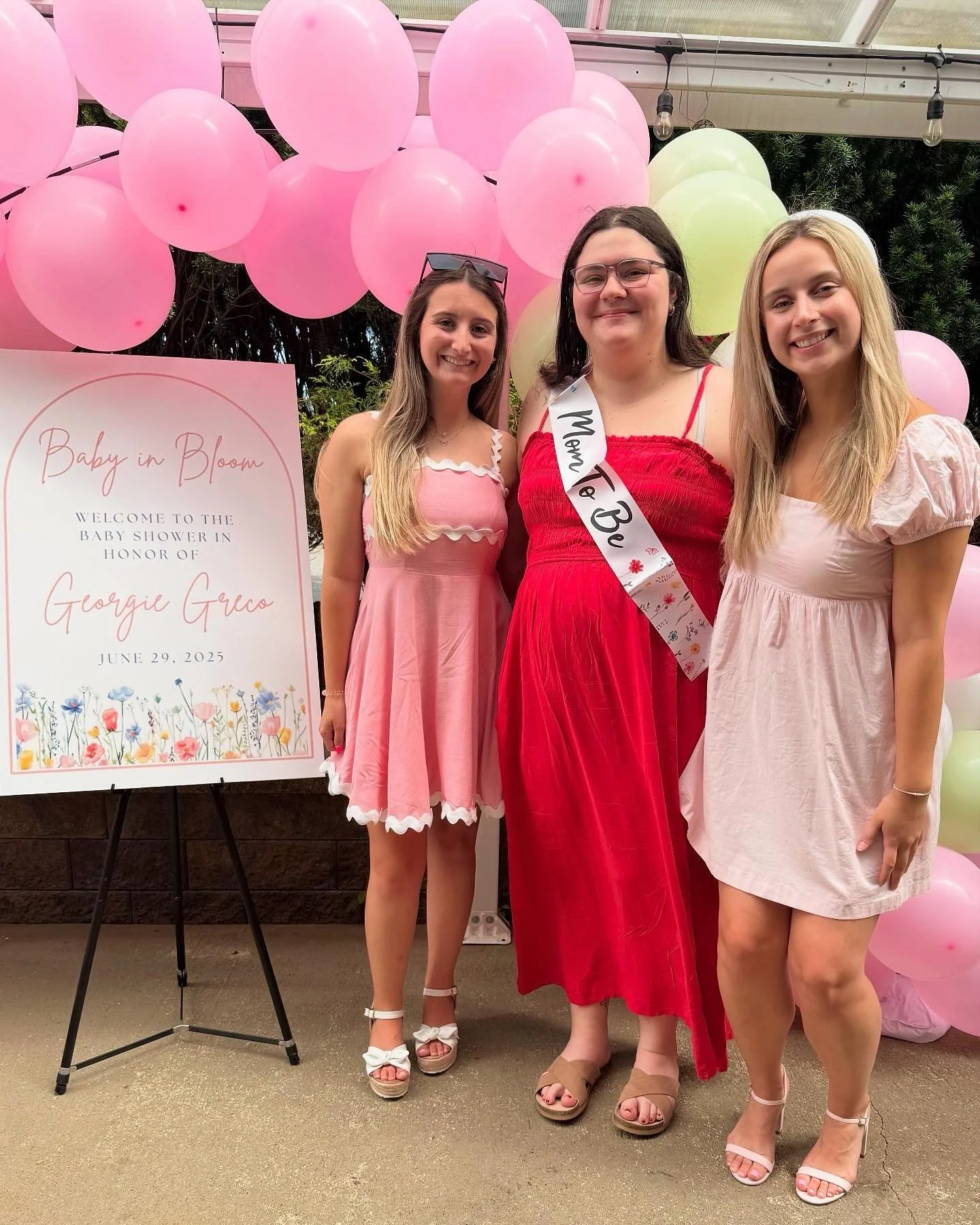 Welcome your guests in style 💝 we offer custom welcome signs that set the tone for any event &mdash; from birthdays to grad parties to baby showers 💐