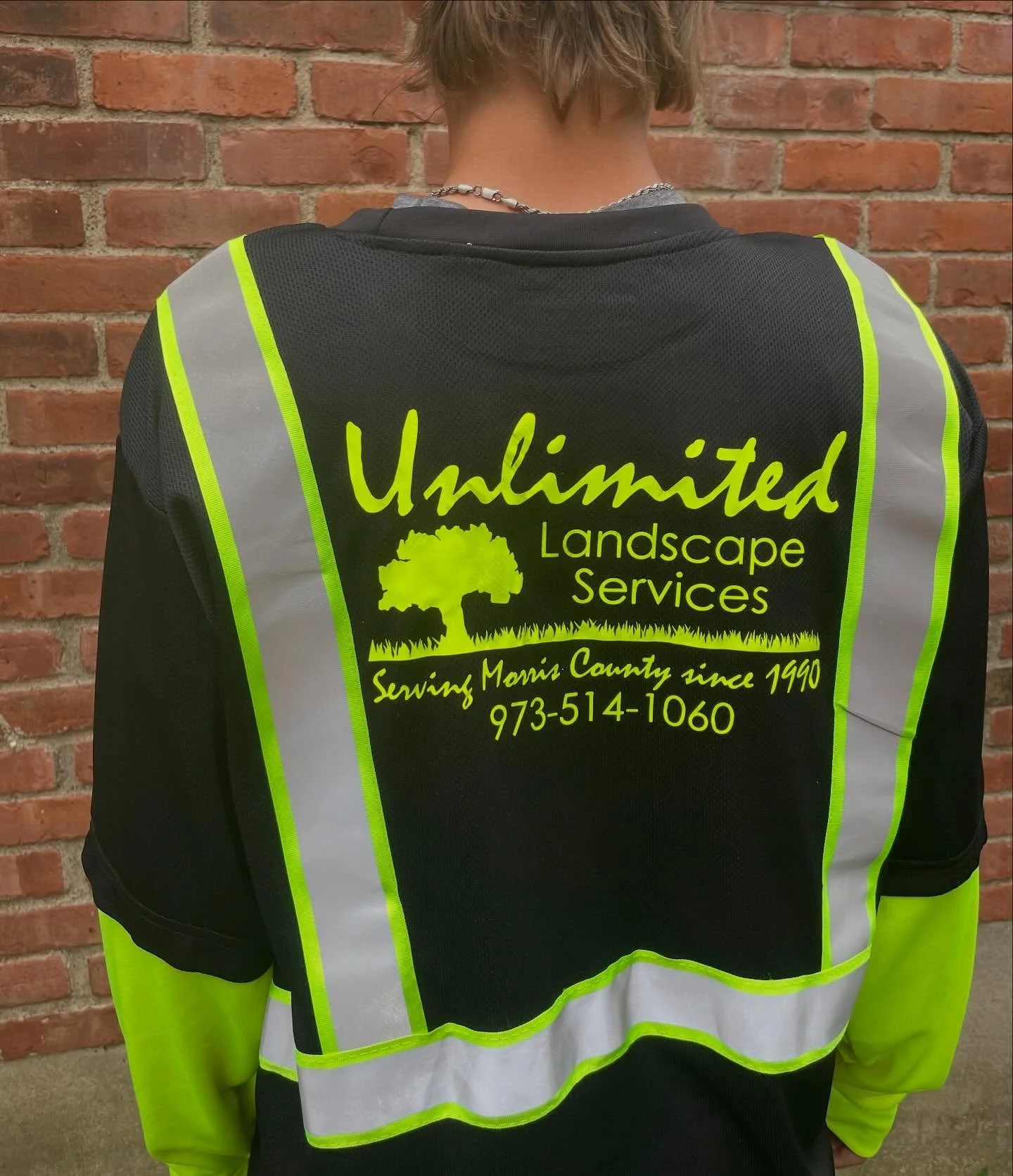 Check out these NEW reflective long sleeves 👷🦺 

Durable, visible, and fully customizable! Visit our website to order yours - Link in bio