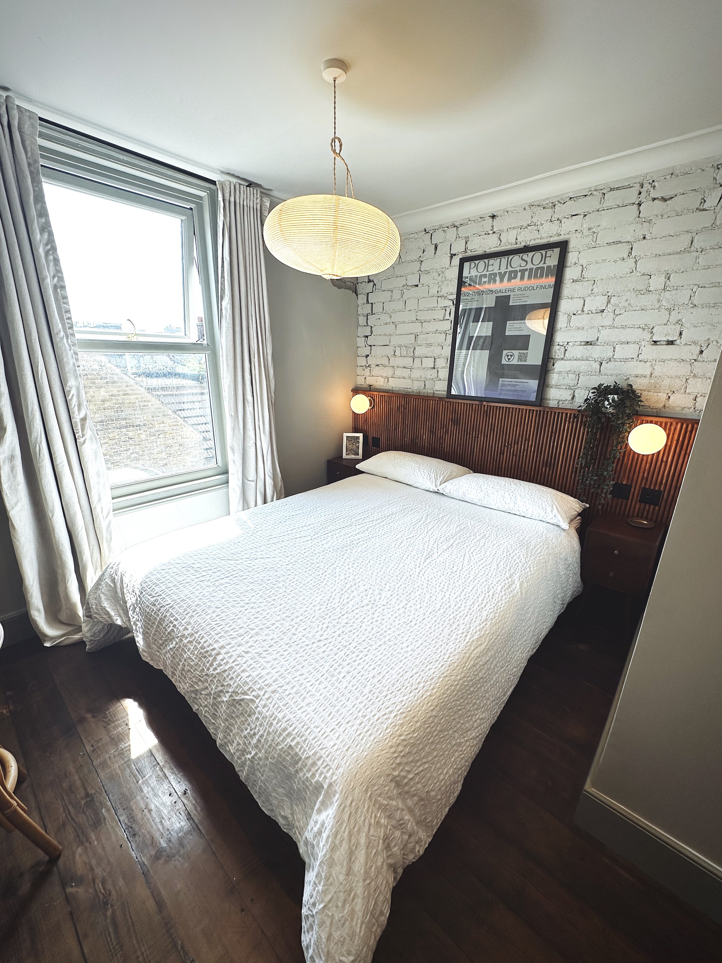 La-Pera-En-Suite-Room-At-Margate-Manor-17.JPG