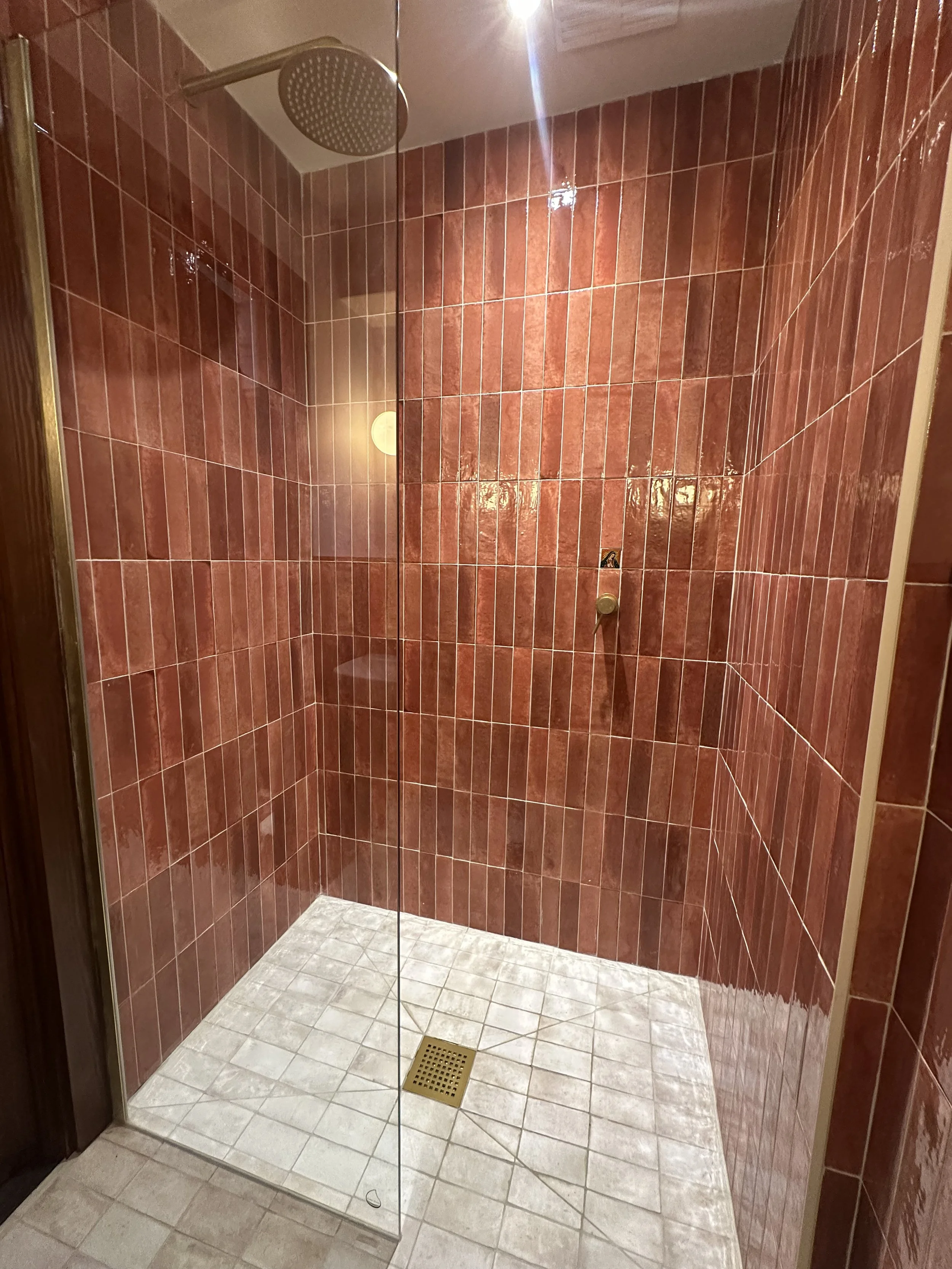 La-Rosa-En-Suite-Room-At-Margate-Manor-40.jpeg