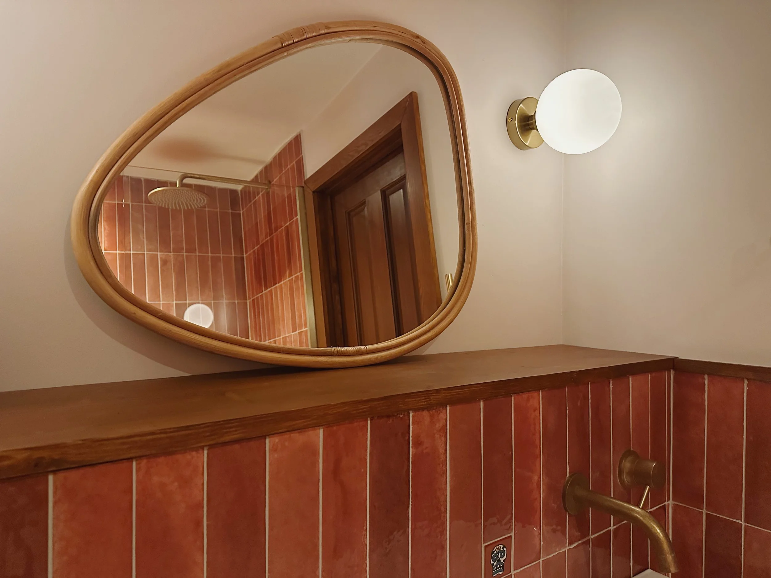 La-Pera-En-Suite-Room-At-Margate-Manor-24.JPG