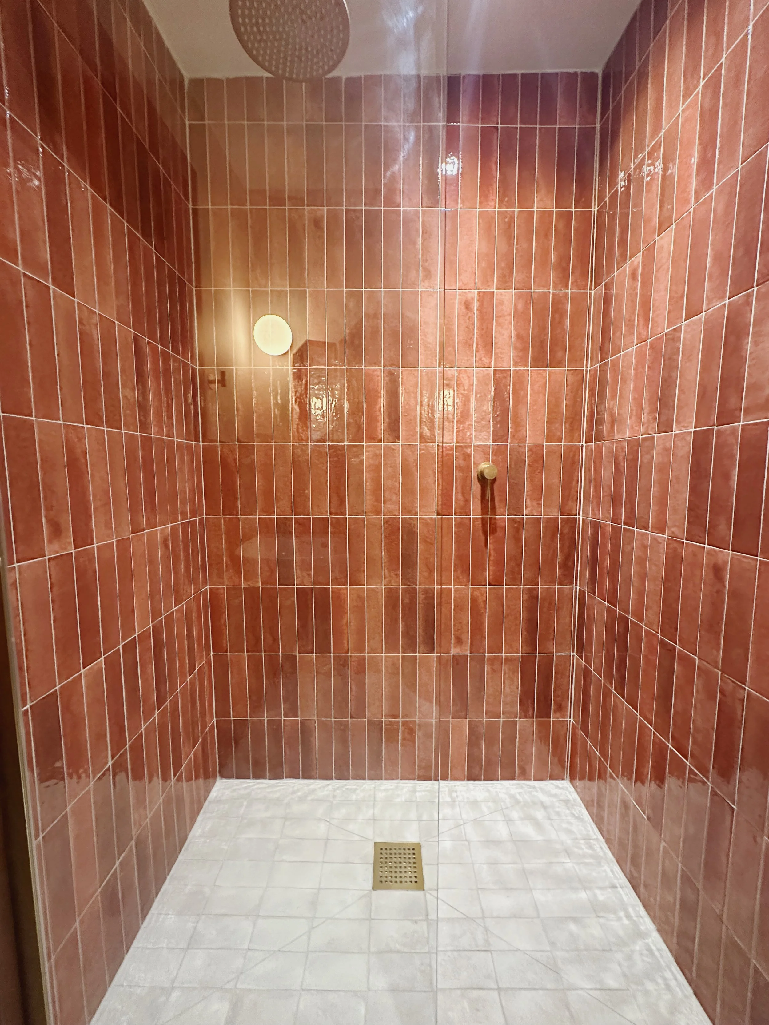 La-Pera-En-Suite-Room-At-Margate-Manor-4.JPG