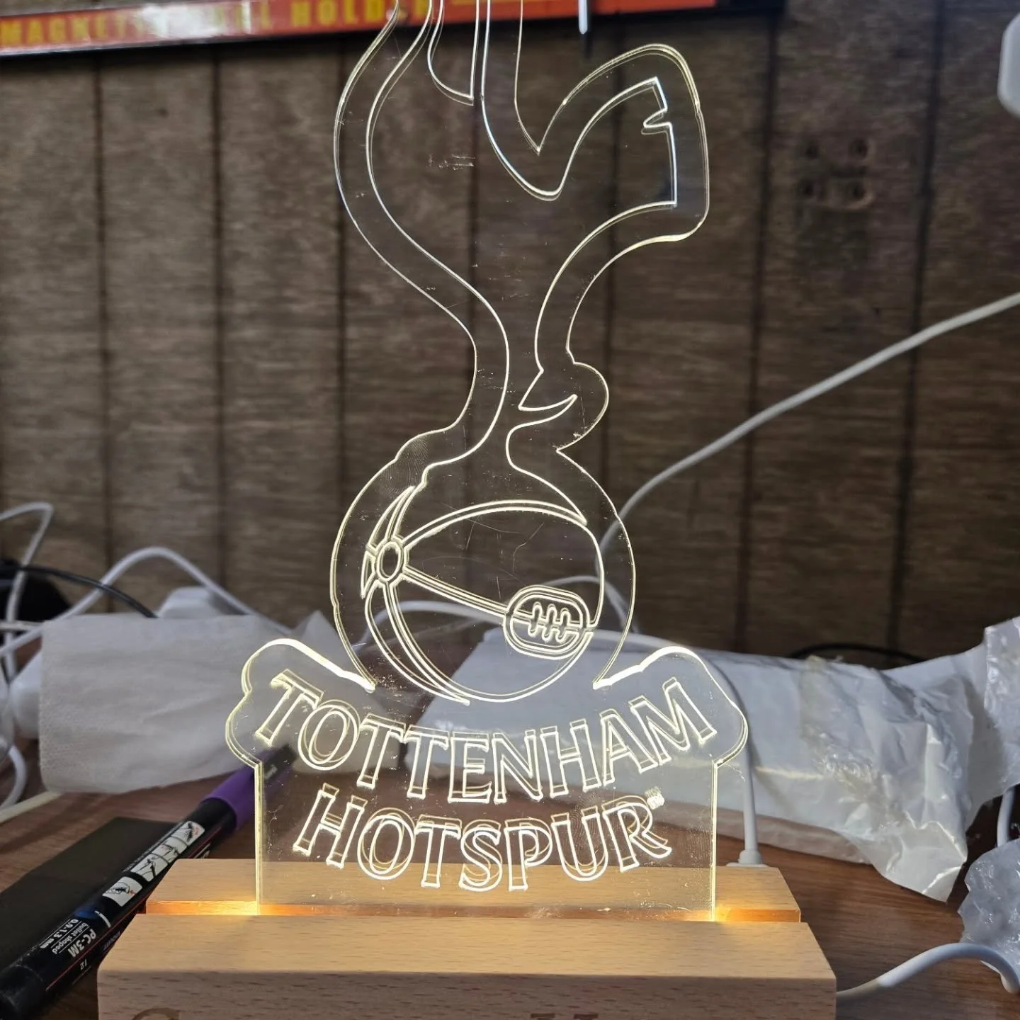 Wee gift for @colwynhood for his last day at work

4mm transparent acrylic from @mcmordie_bros
Led light from the interwebs

#tottenhamhotspur #football #light #smallbusiness #workshop