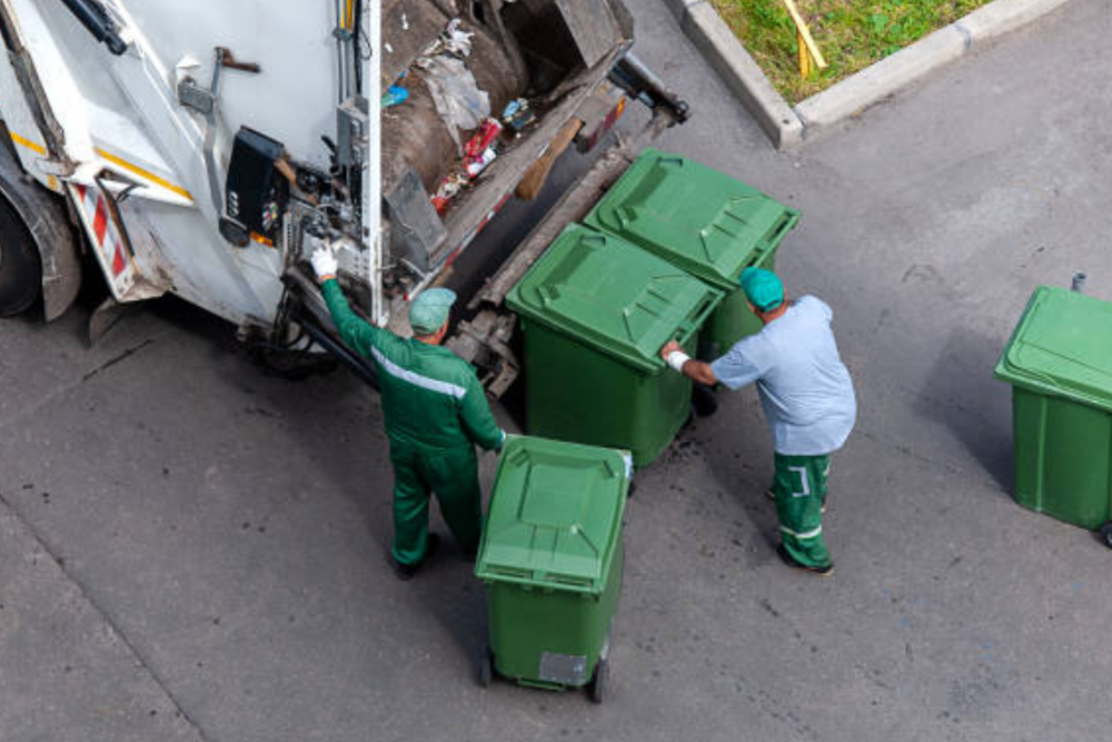 Top-Rated Trash Pickup Services in the Chicago Suburbs</span>